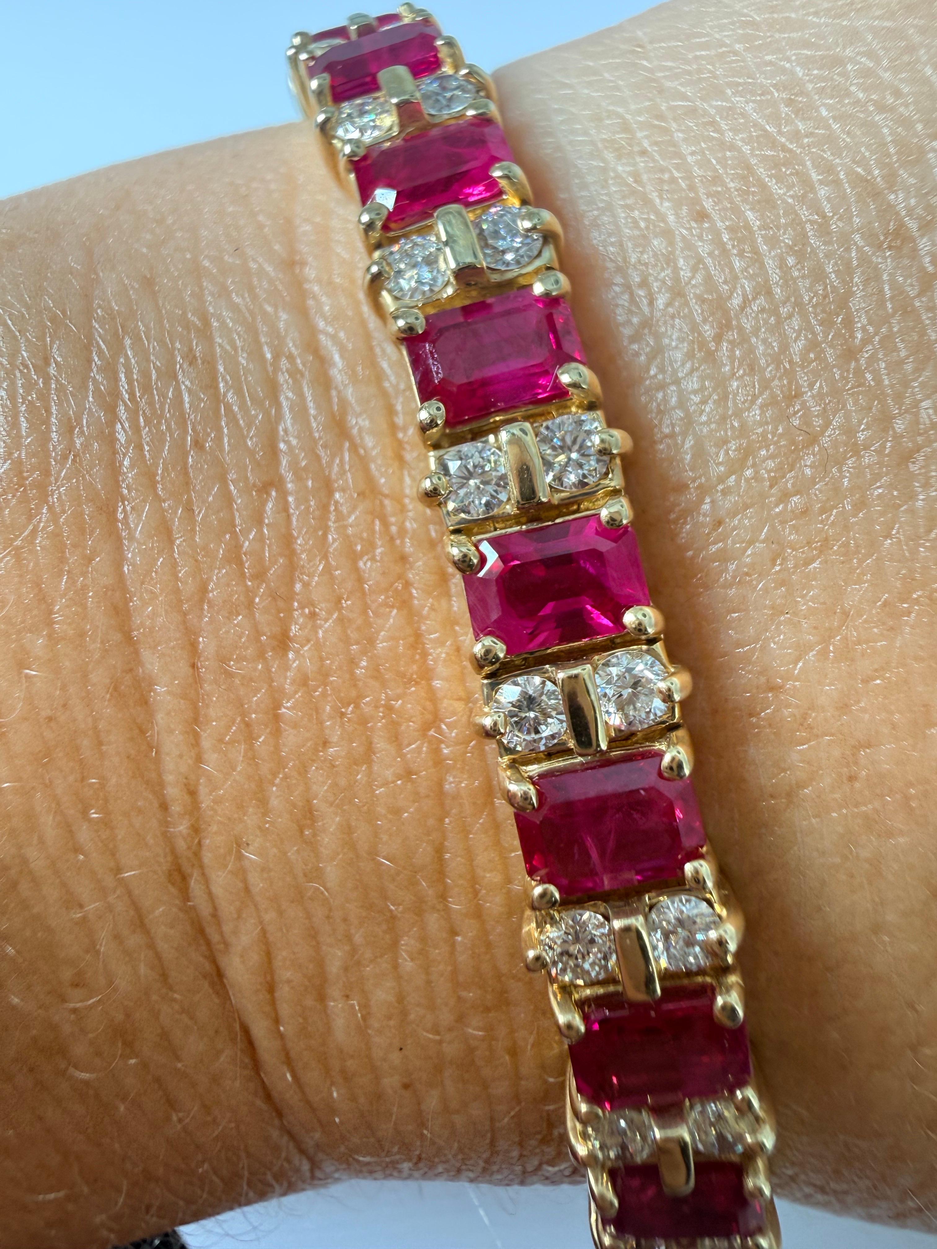 Pulsera perfecta de rubíes y diamantes estilo tenis de oro de 14 quilates en venta 2