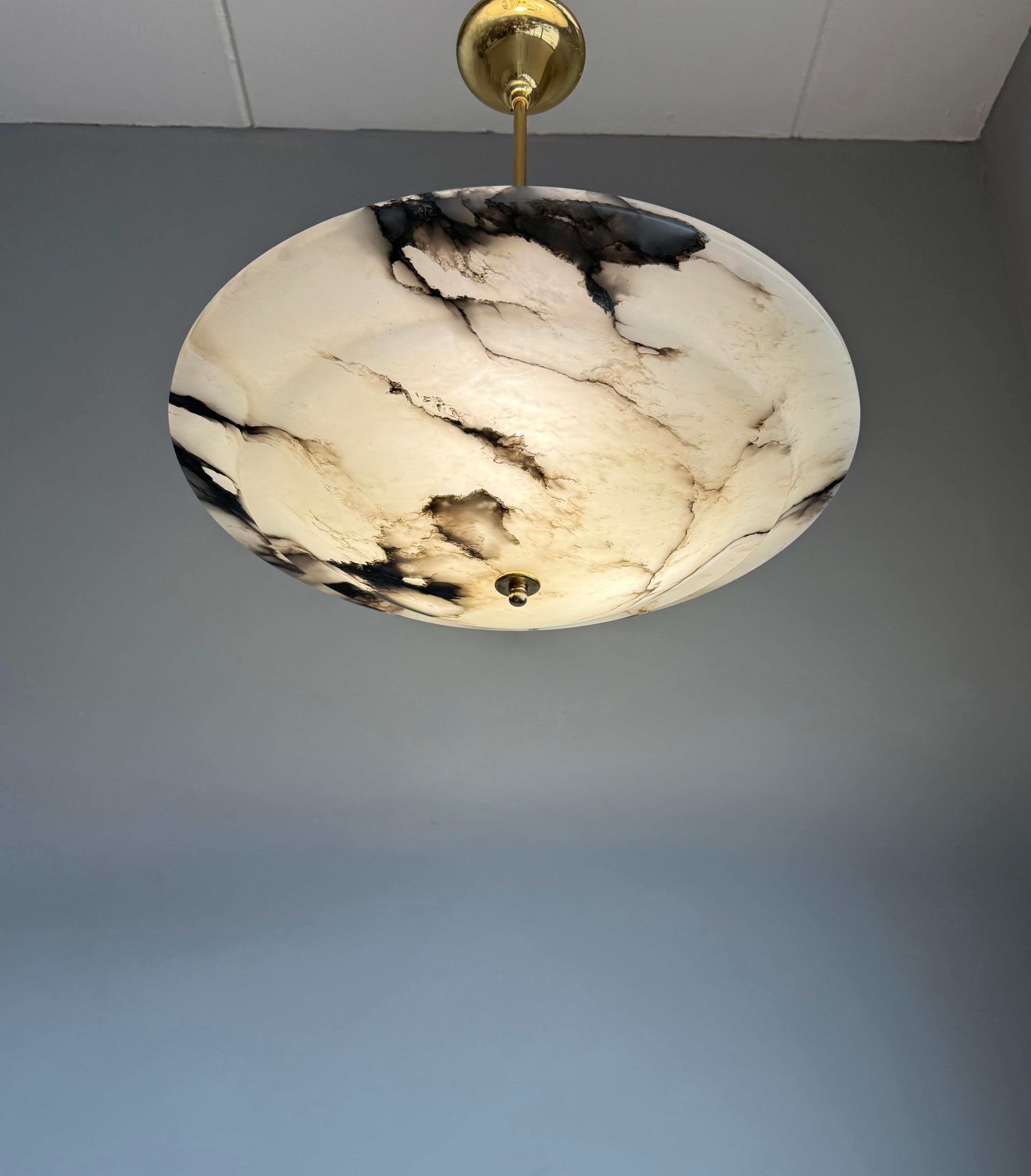 Dimensioni perfette  Ciondolo Art Deco con paralume in alabastro e stelo in bronzo, anni '20 in vendita 8