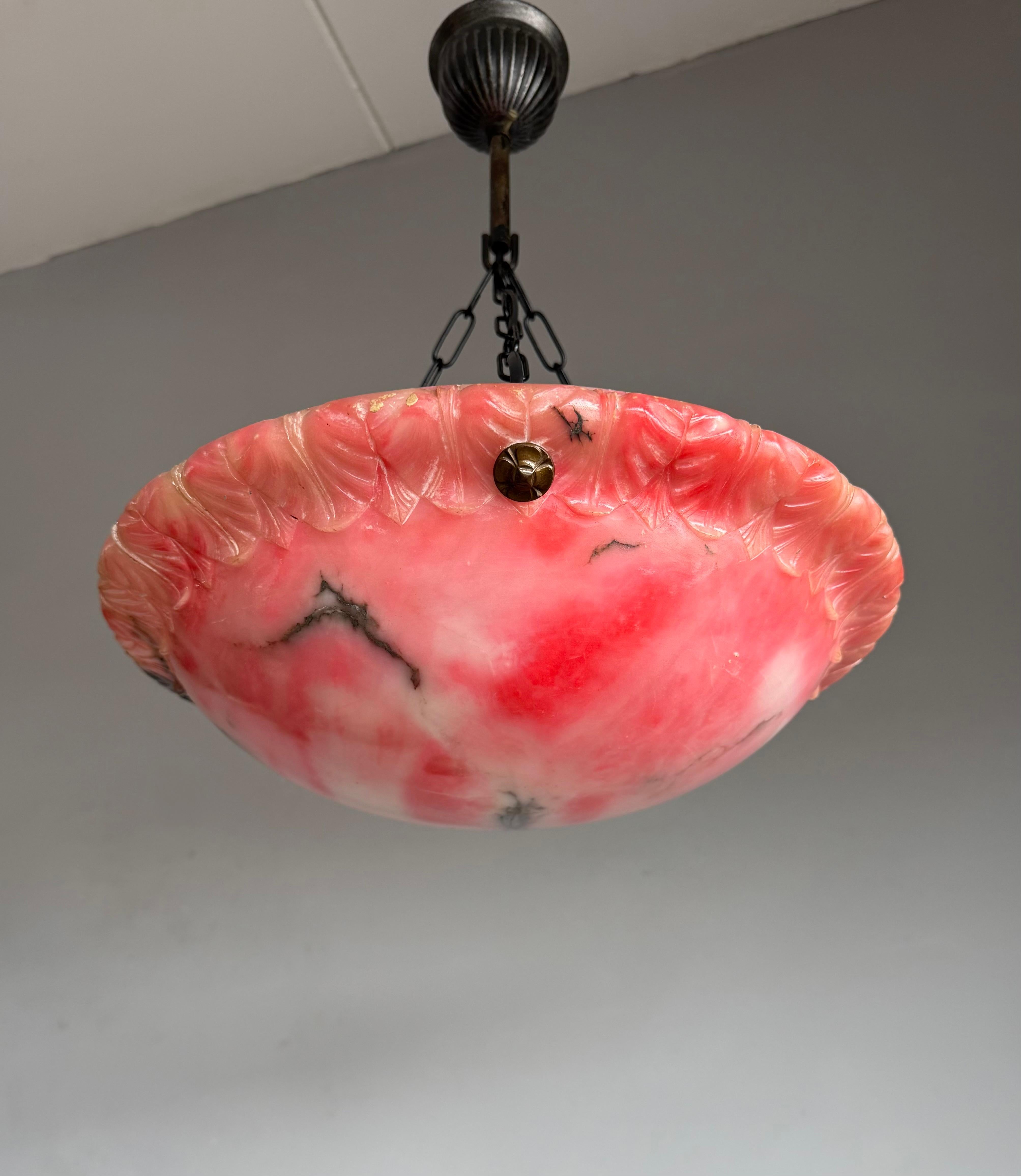 Perfekte Größe & perfekt ausbalancierte antike Alabaster Pendelleuchte / Kronleuchter (Geschwärzt) im Angebot
