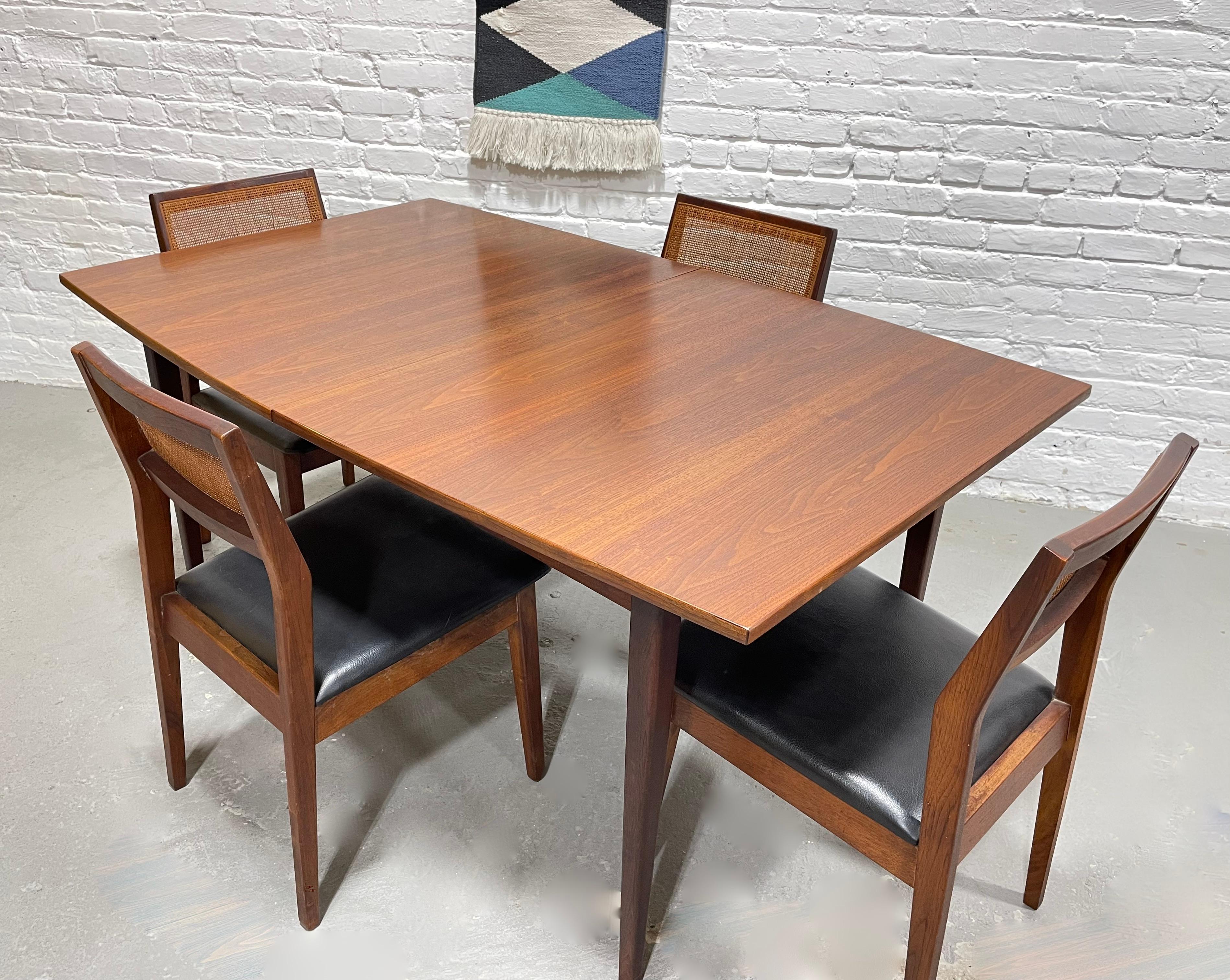 Mid-Century Modern Perfect Size WALNUT Mid Century Modern DINING TABLE, c. 1960's For Sale