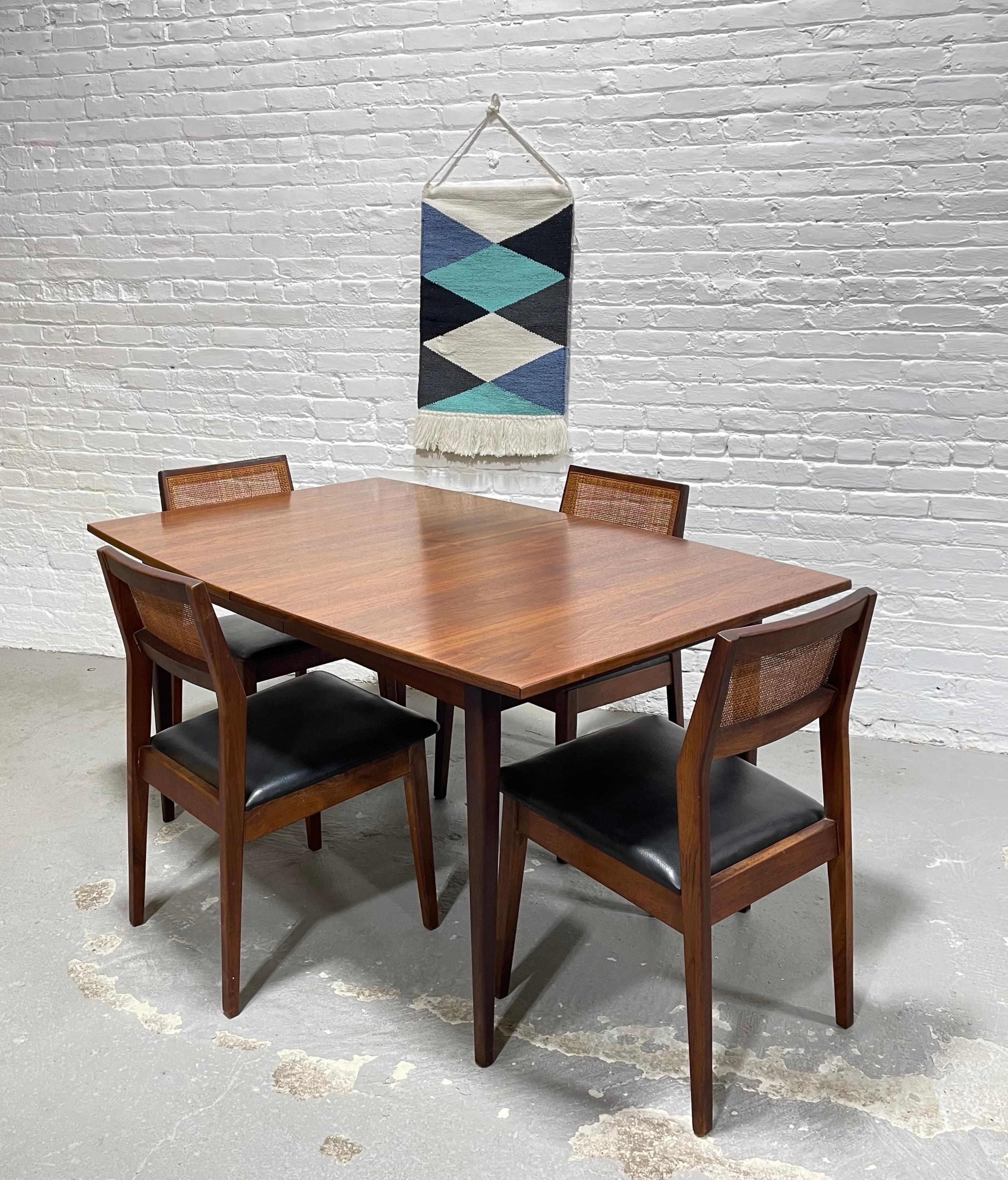 Perfect Size WALNUT Mid Century Modern DINING TABLE, c. 1960's For Sale 1