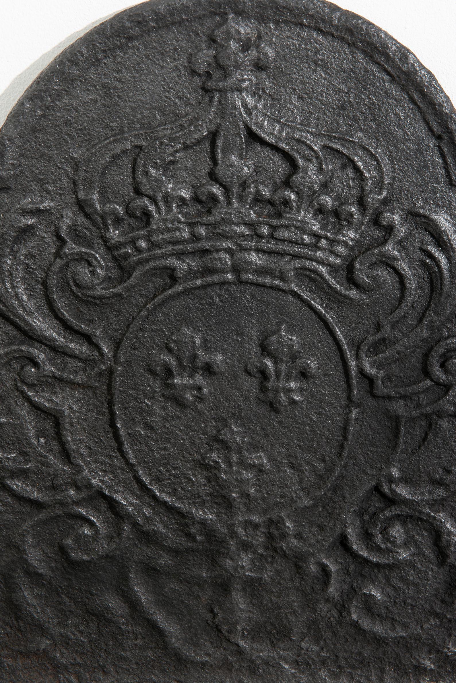 Fer Plaque de cheminée antique de taille parfaite en vente