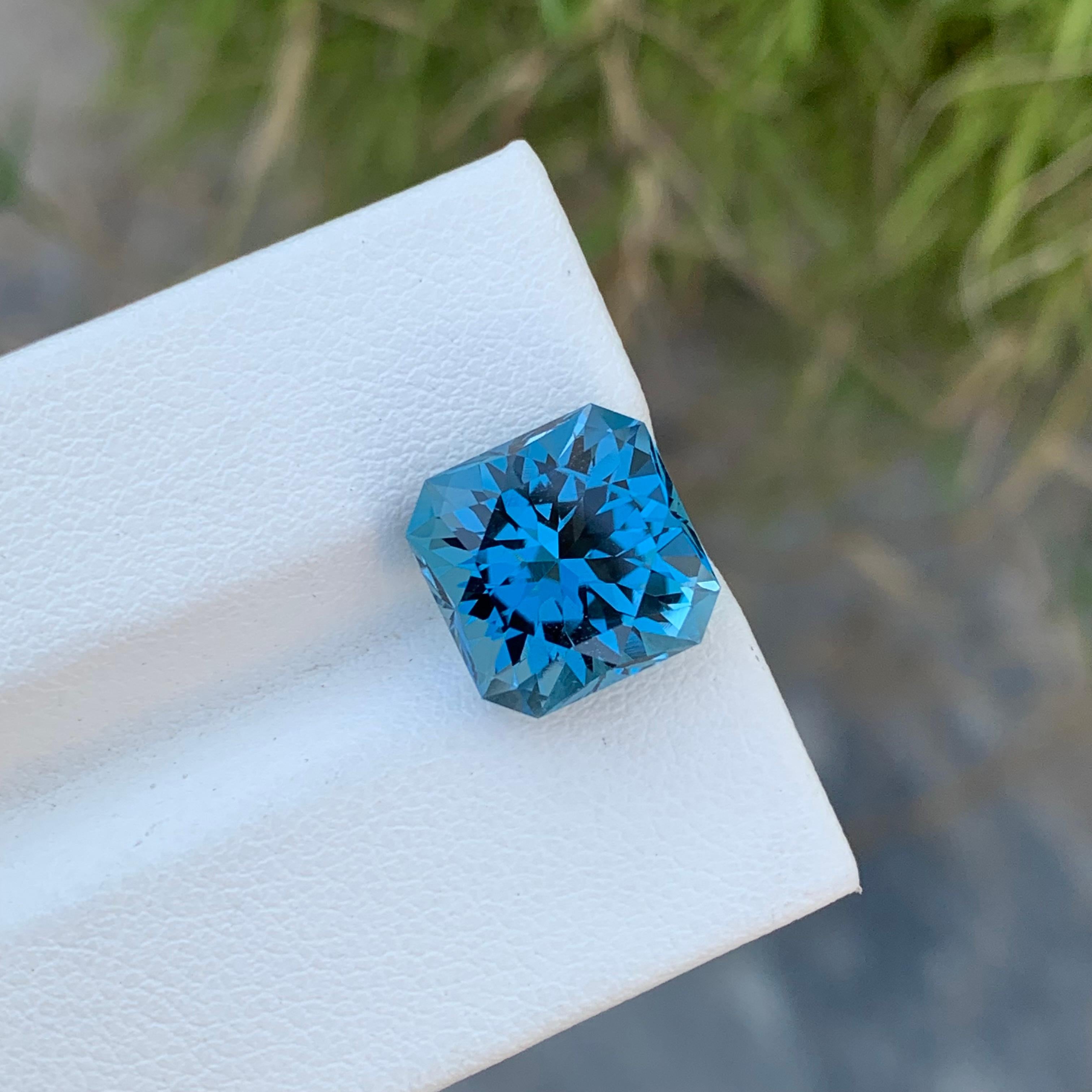 Parfaite topaze bleue de Londres taille fantaisie de 8,20 carats pour bague  en vente 4