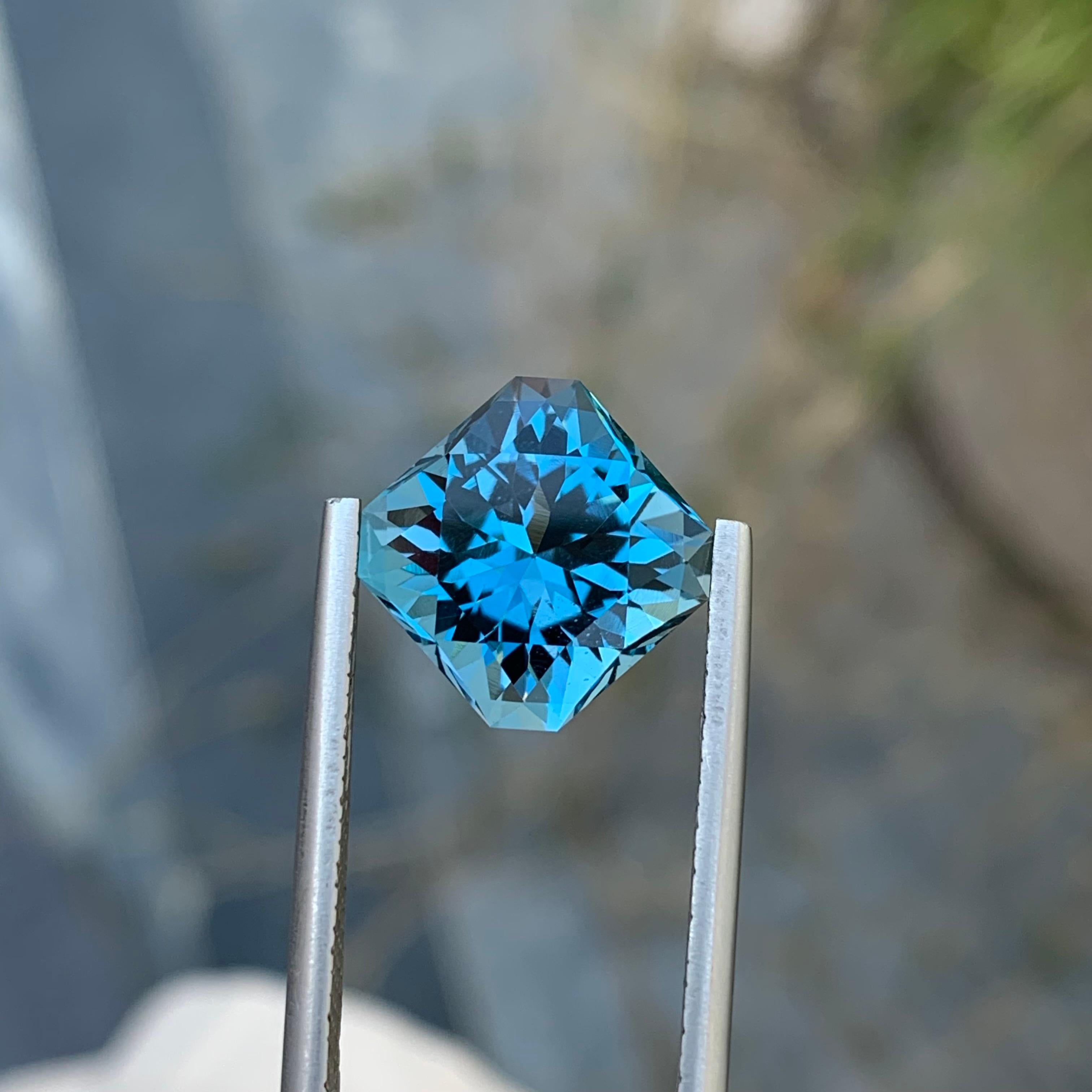 Arts and Crafts Perfect Square Shape 8.20 Carats Fancy Cut Loose London Blue Topaz Gem For Ring  For Sale