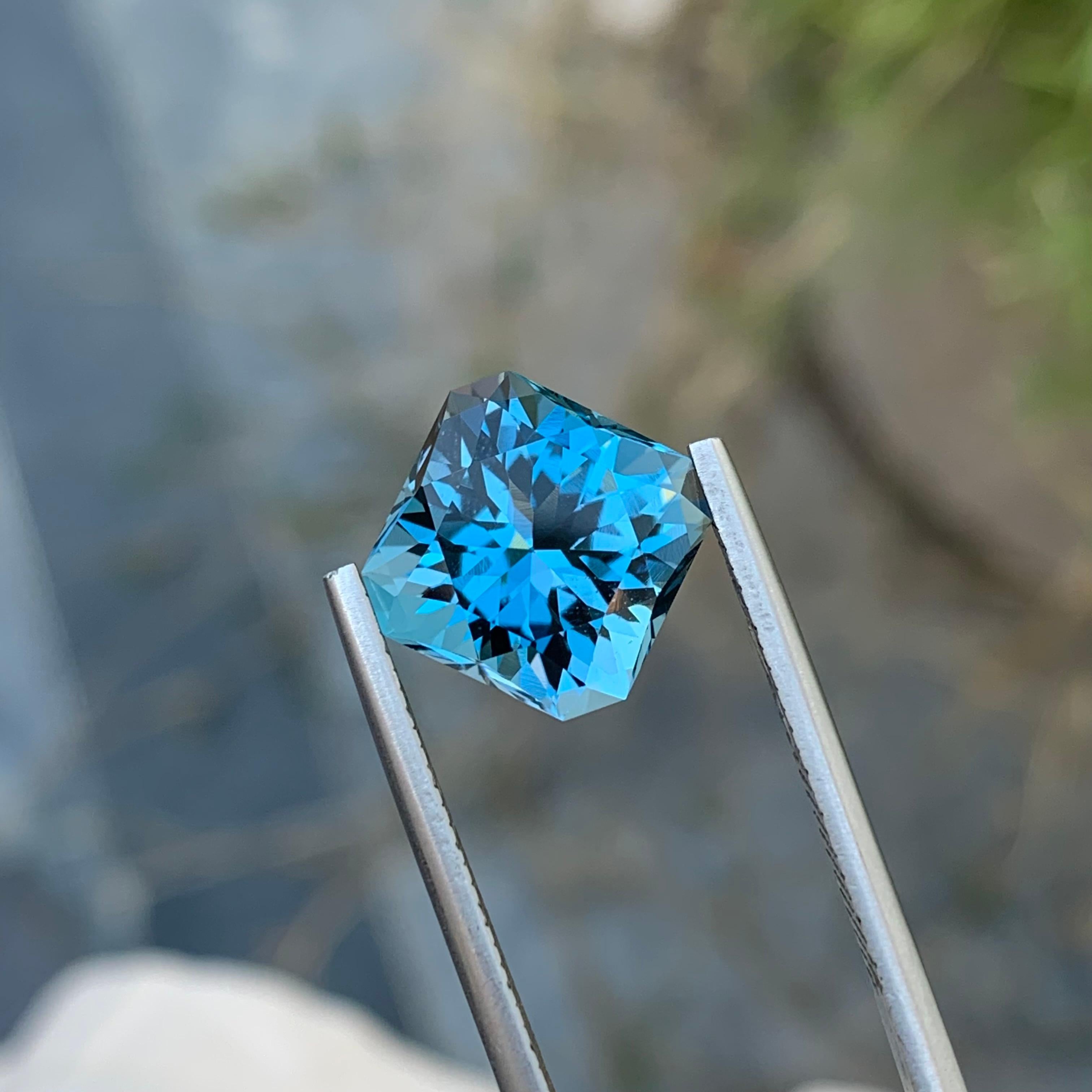 Perfect Square Shape 8.20 Carats Fancy Cut Loose London Blue Topaz Gem For Ring  In New Condition For Sale In Peshawar, PK