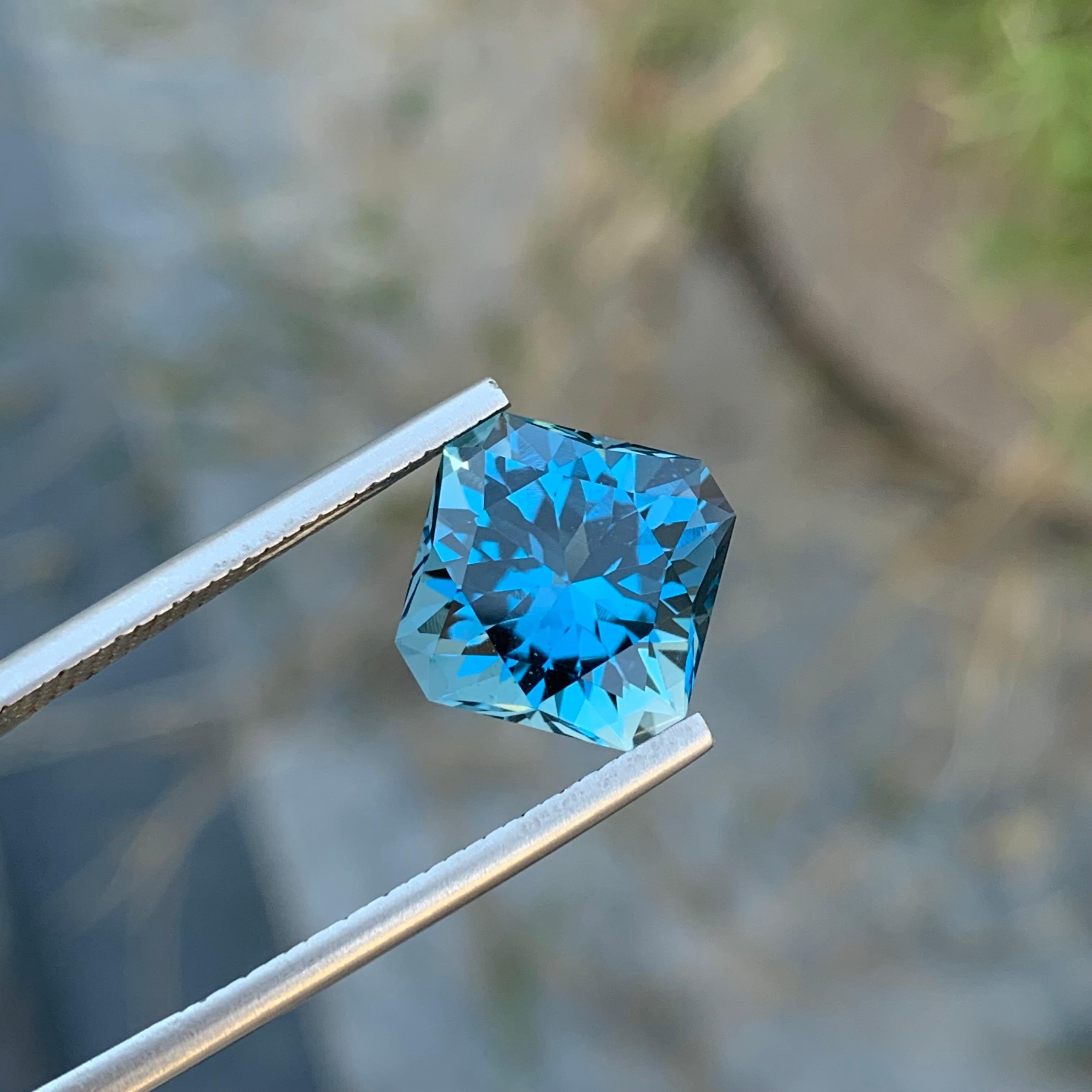 Perfect Square Shape 8.20 Carats Fancy Cut Loose London Blue Topaz Gem For Ring  For Sale 1