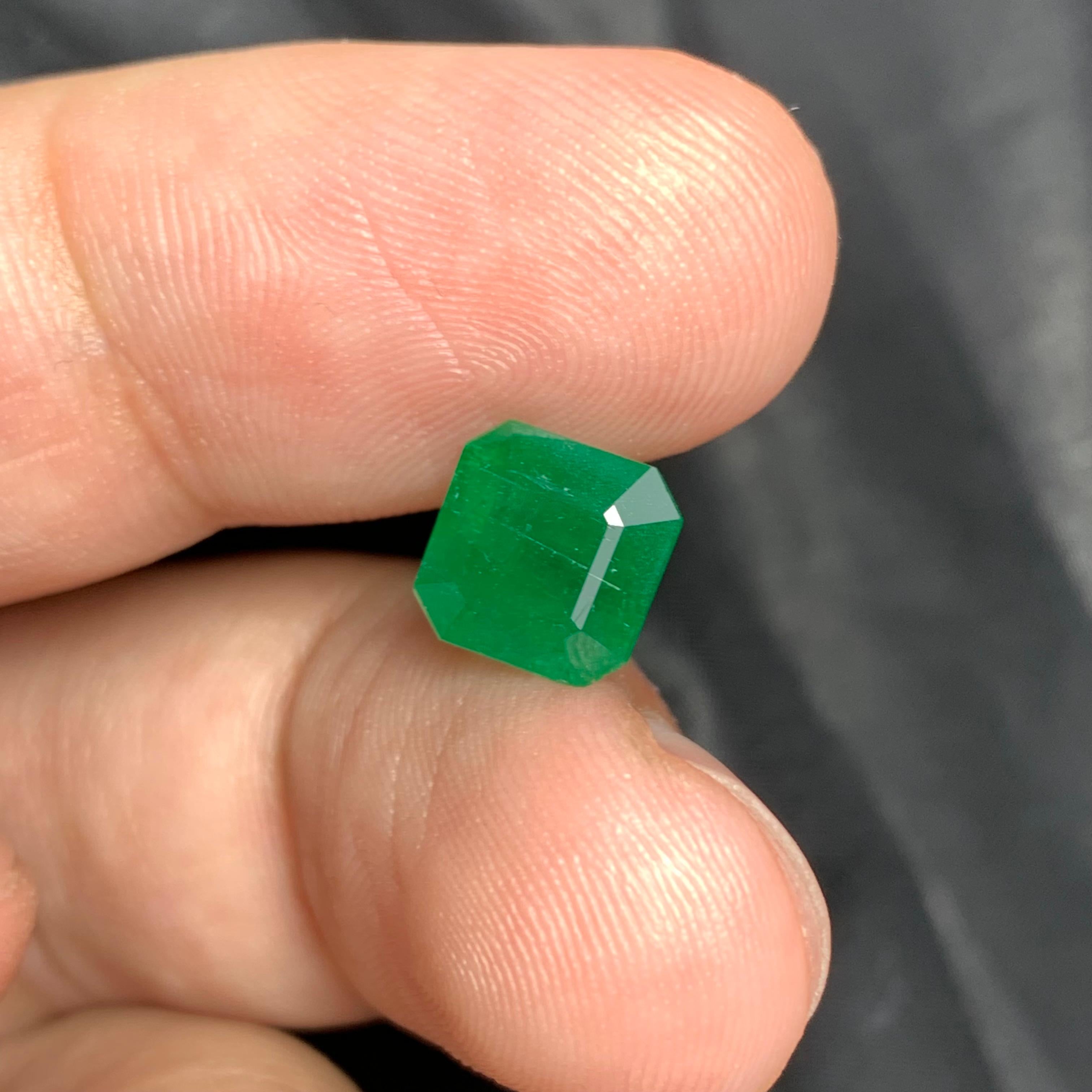 Women's or Men's Perfect Square Shape Natural 2.30 Carat Loose Emerald From Swat Mine  For Sale