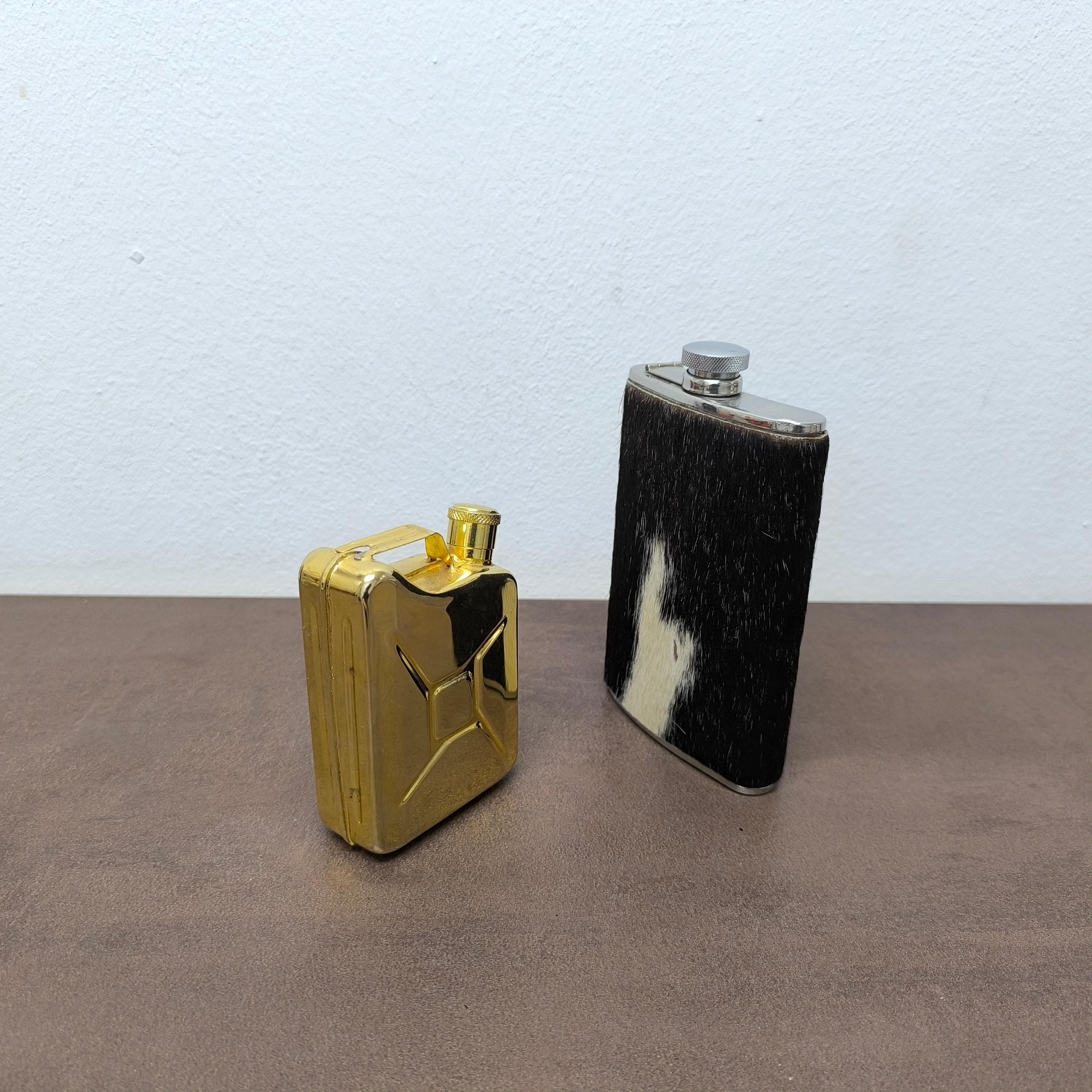 HOLIDAY GIFT - Pair of Designer Flasks - Jerry Can & Fur-Wrapped Hip Flask In Good Condition For Sale In Bochum, NRW