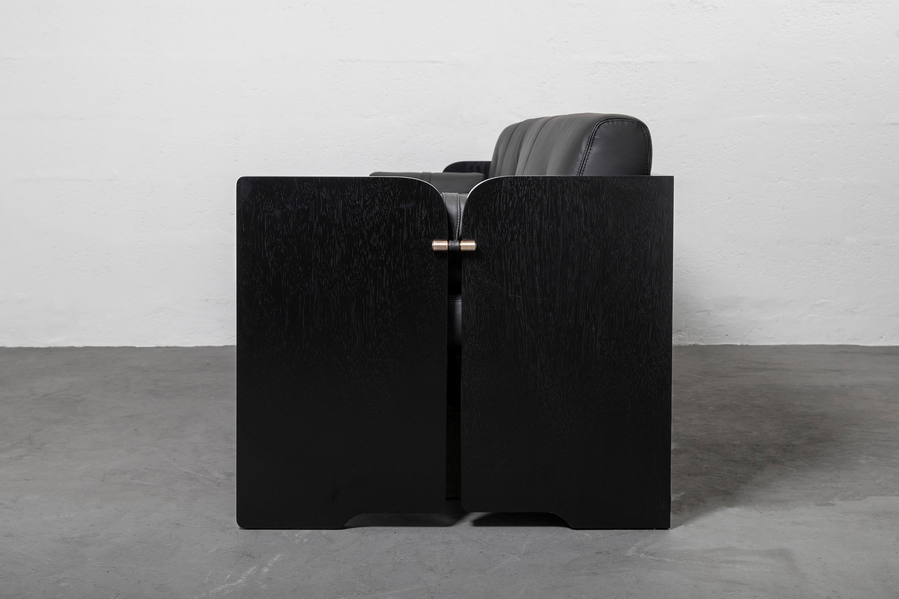 Divano a 3 posti Perfidia in Wood Wood, pelle e ottone invecchiato di Estudio Andean in vendita 12