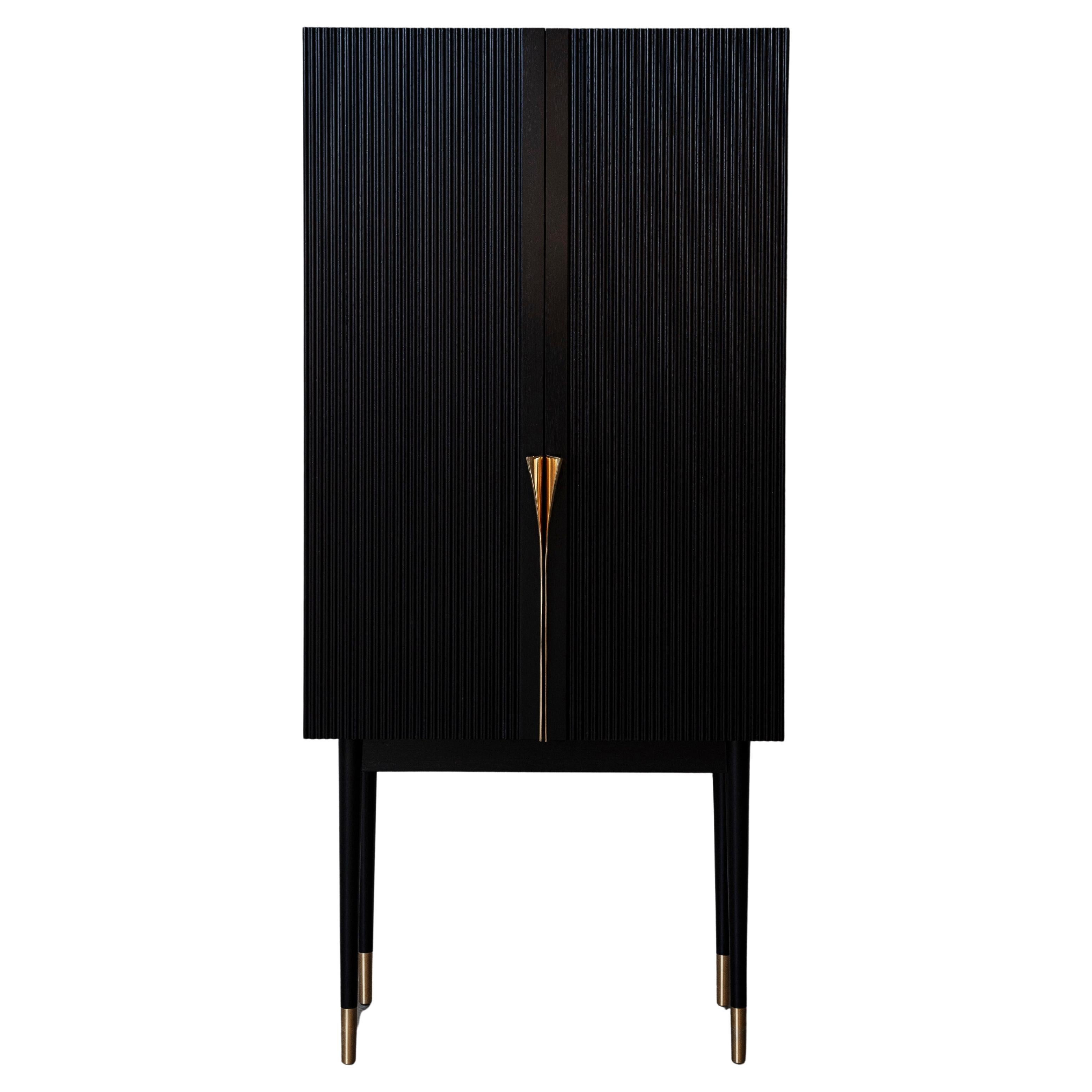 Mueble Bar Perfidia en Madera Maciza con Detalles en Bronce Fundido by Estudio Andean en venta
