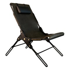 Fauteuil de salon Perfidia_01 en bois de teck, bronze, cuir d'olivier par ANDEAN