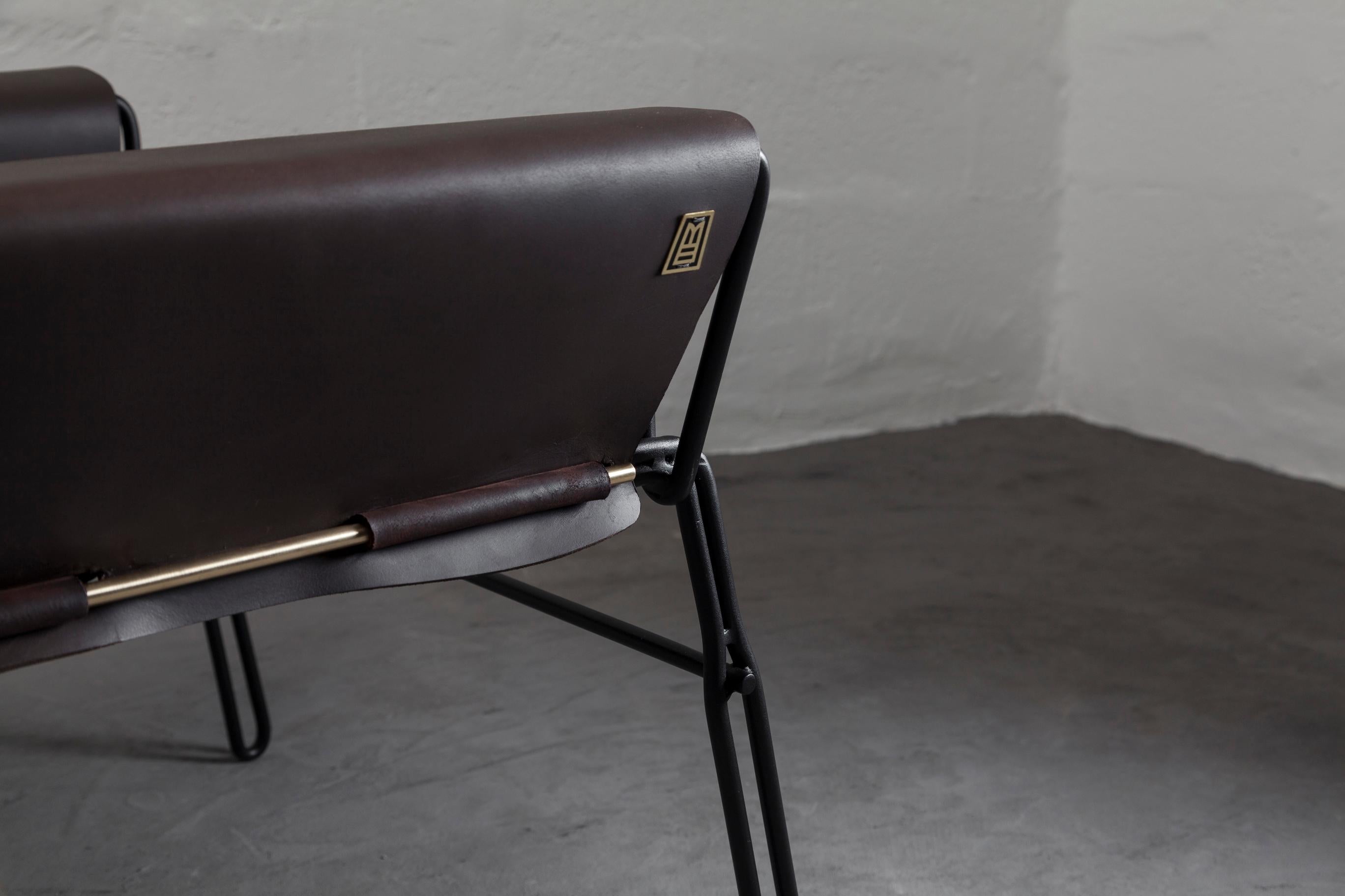 PERFIDIA_02 Cognacfarbener, dicker Leder-Sling-Loungesessel aus schwarzem Stahl von ANDEAN im Angebot 3