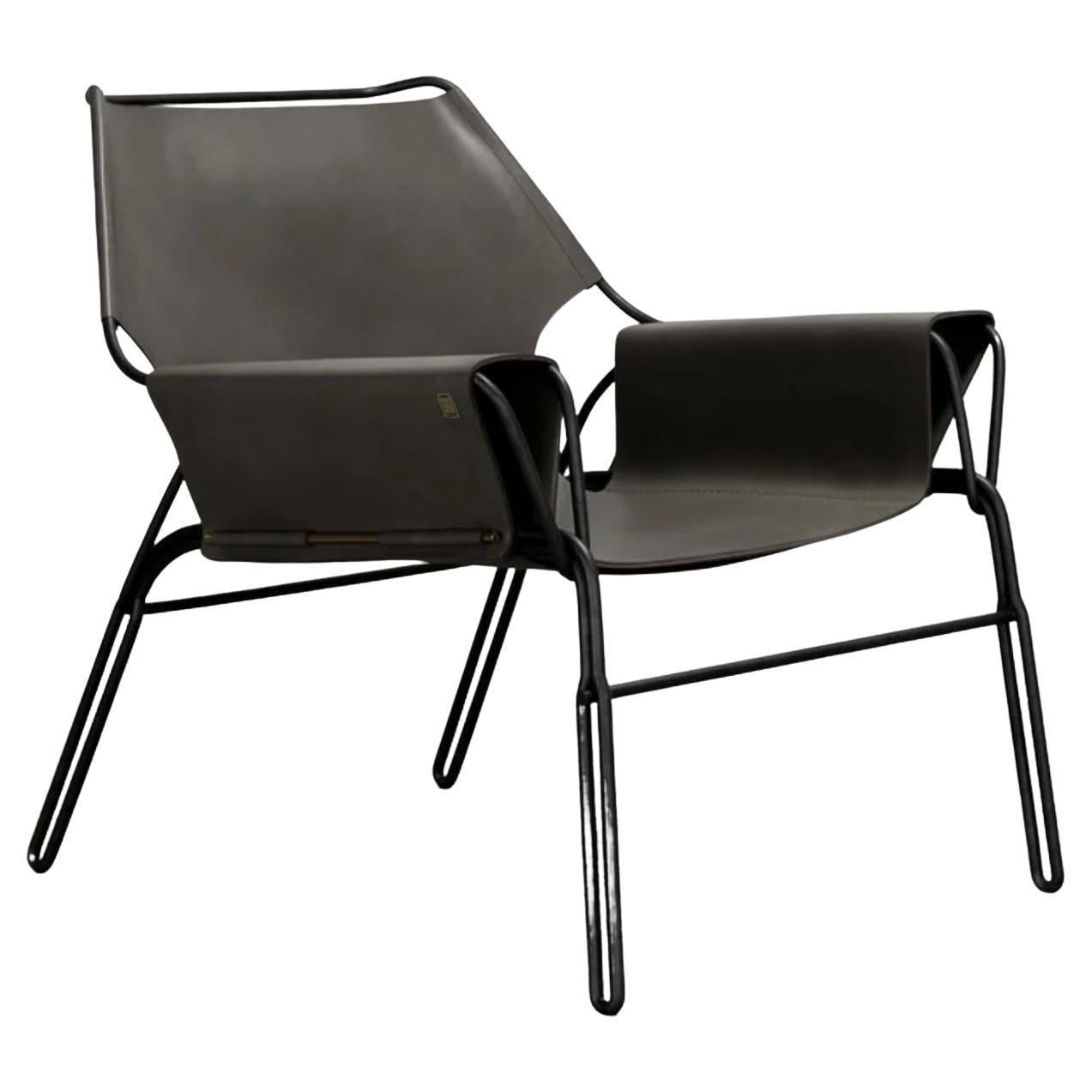 Chaise longue en cuir épais Perfidio Olivo en acier noir par Estudio Andean