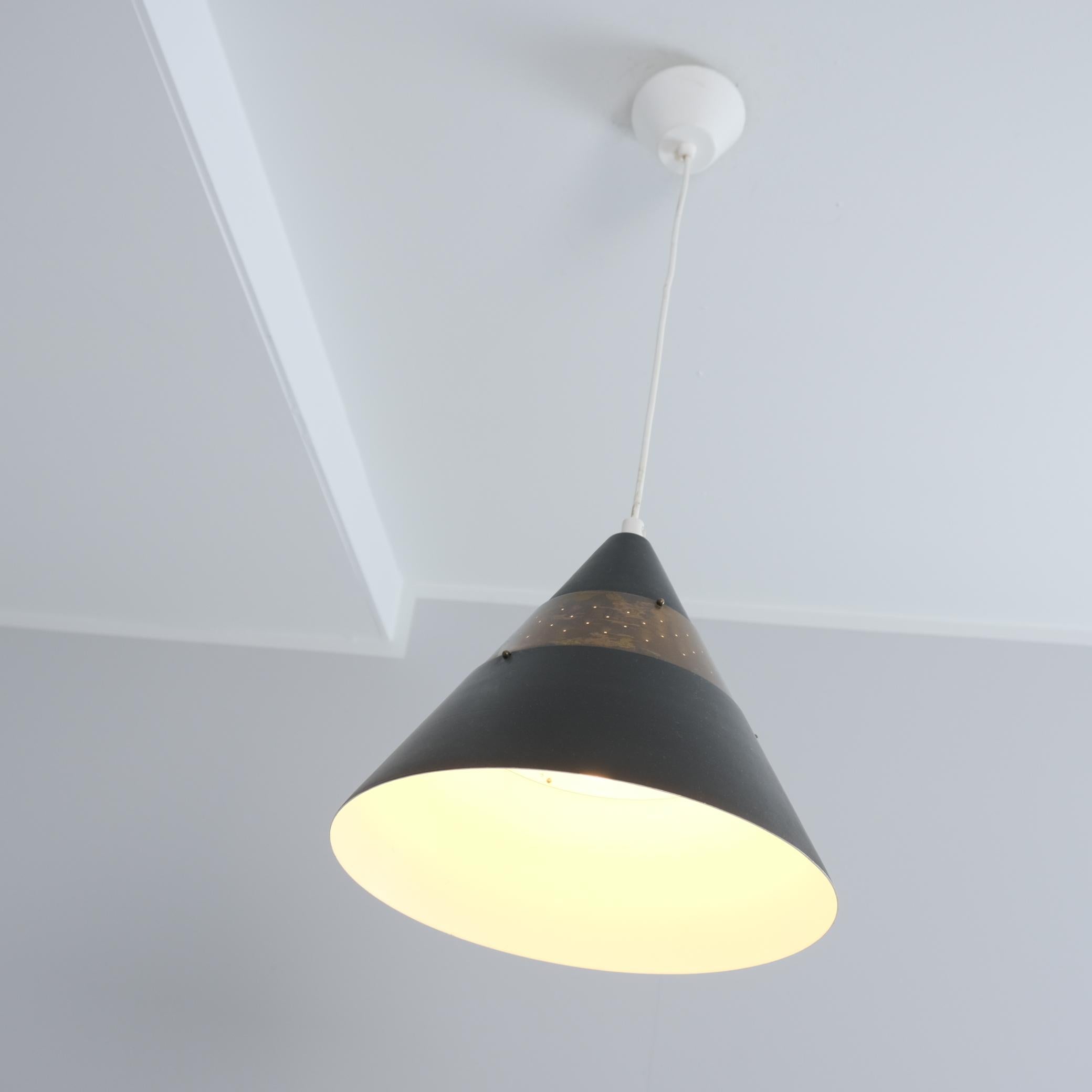 Pendentif perforé en noir et laiton, modèle 51184 par Maria Lindeman pour Idman, années 1950 en vente 1