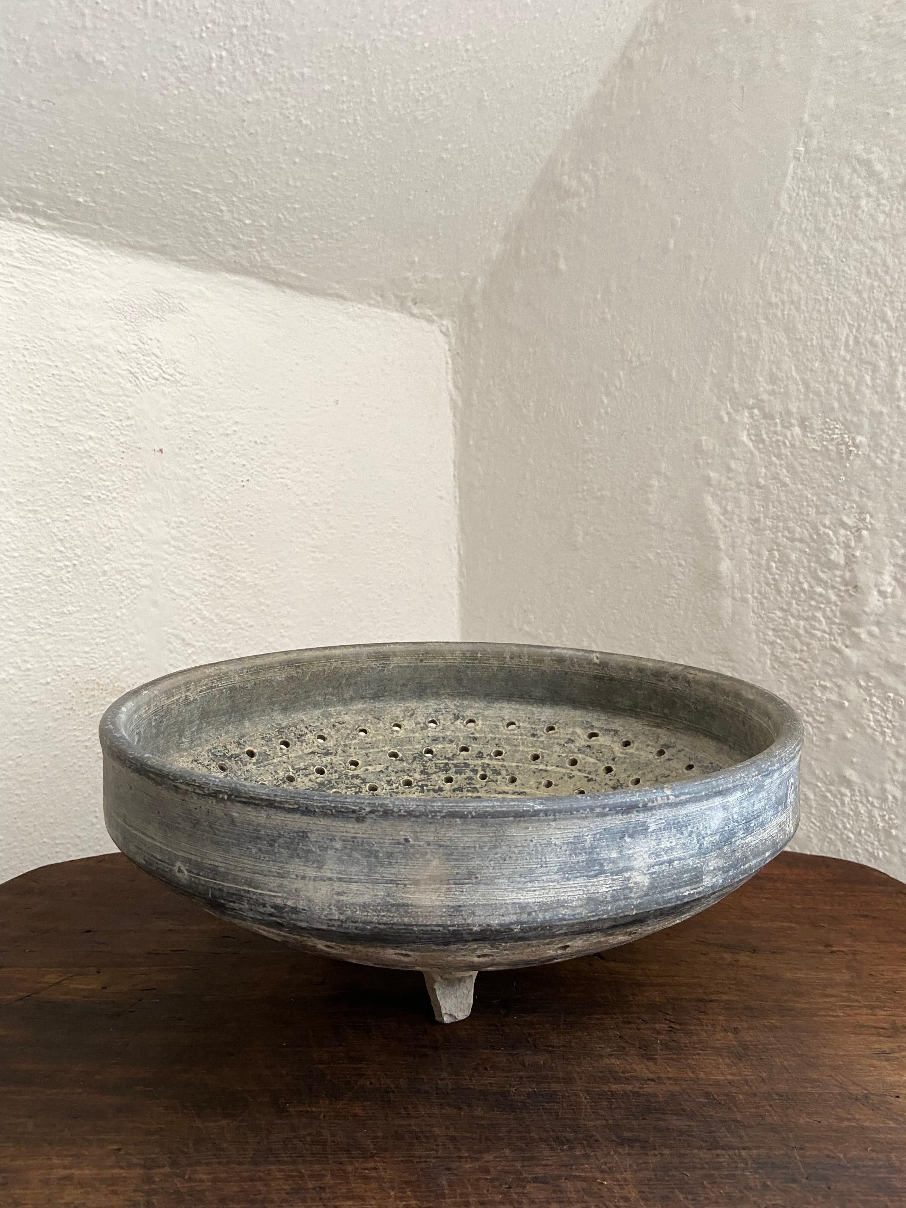 Perforated Ceramic Plate from San Bartolo Coyotepec, Oaxaca, Circa 1950´s 5