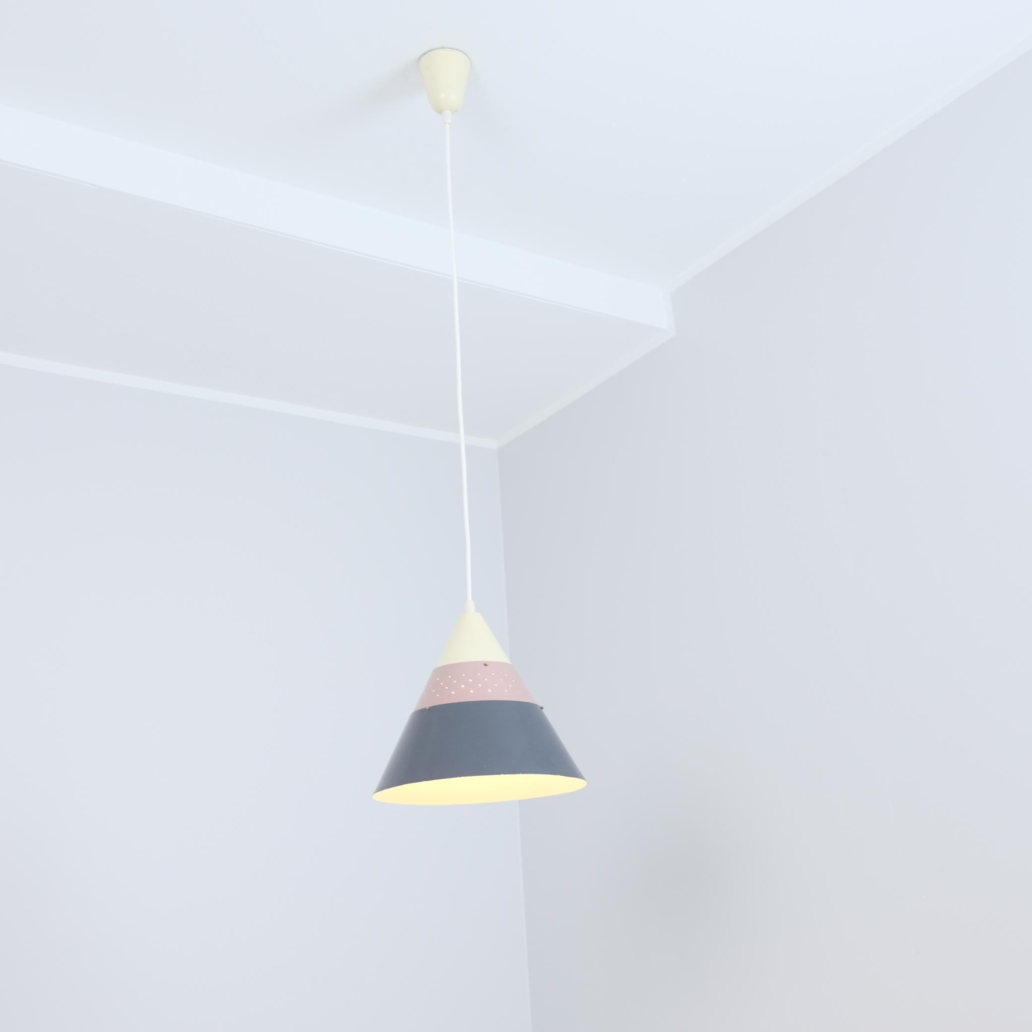 Ciondolo da soffitto a cono traforato Modello 51184 di Maria Lindeman per Idman, anni '50 in vendita 7