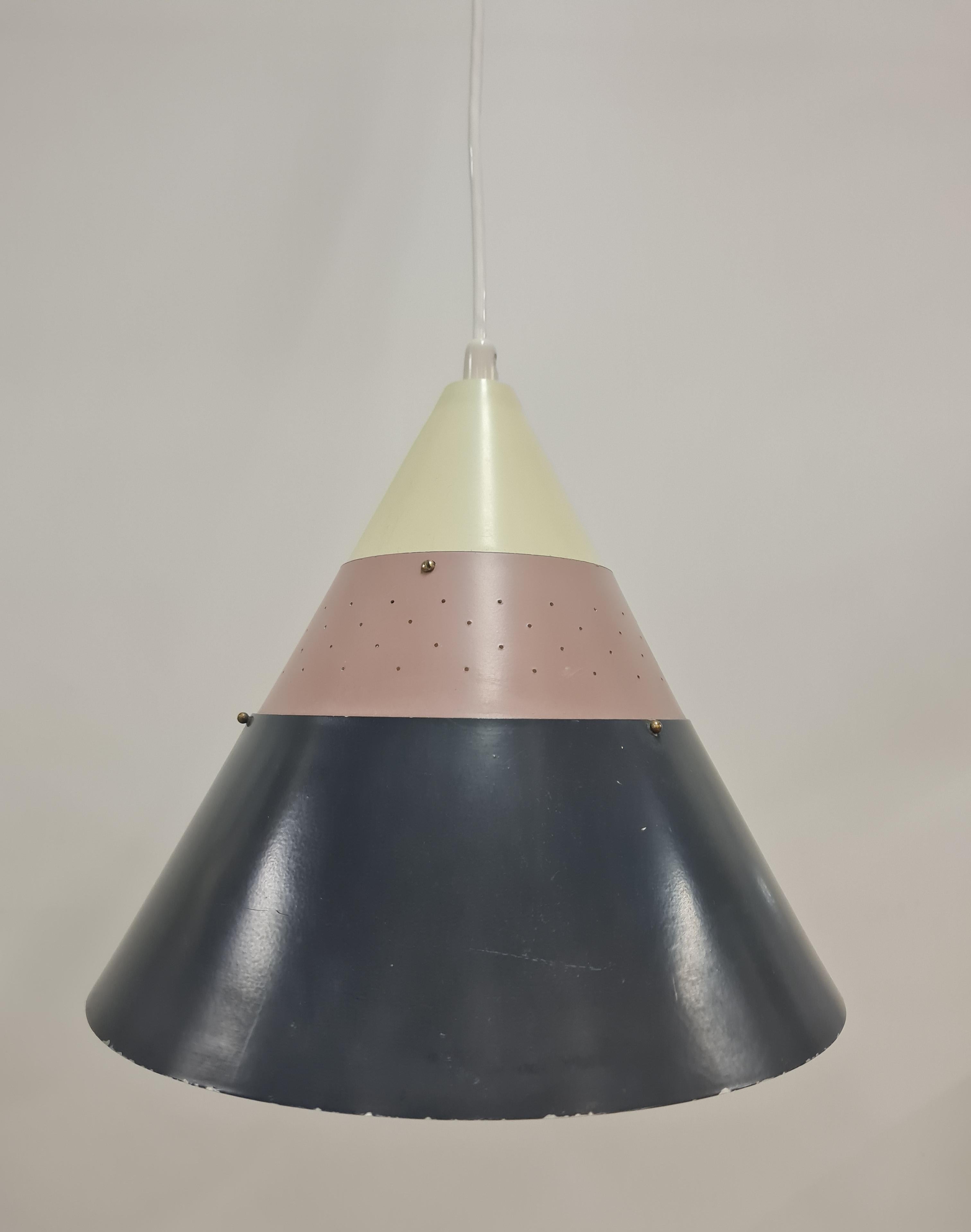 Ciondolo da soffitto a cono traforato Modello 51184 di Maria Lindeman per Idman, anni '50 in vendita 1