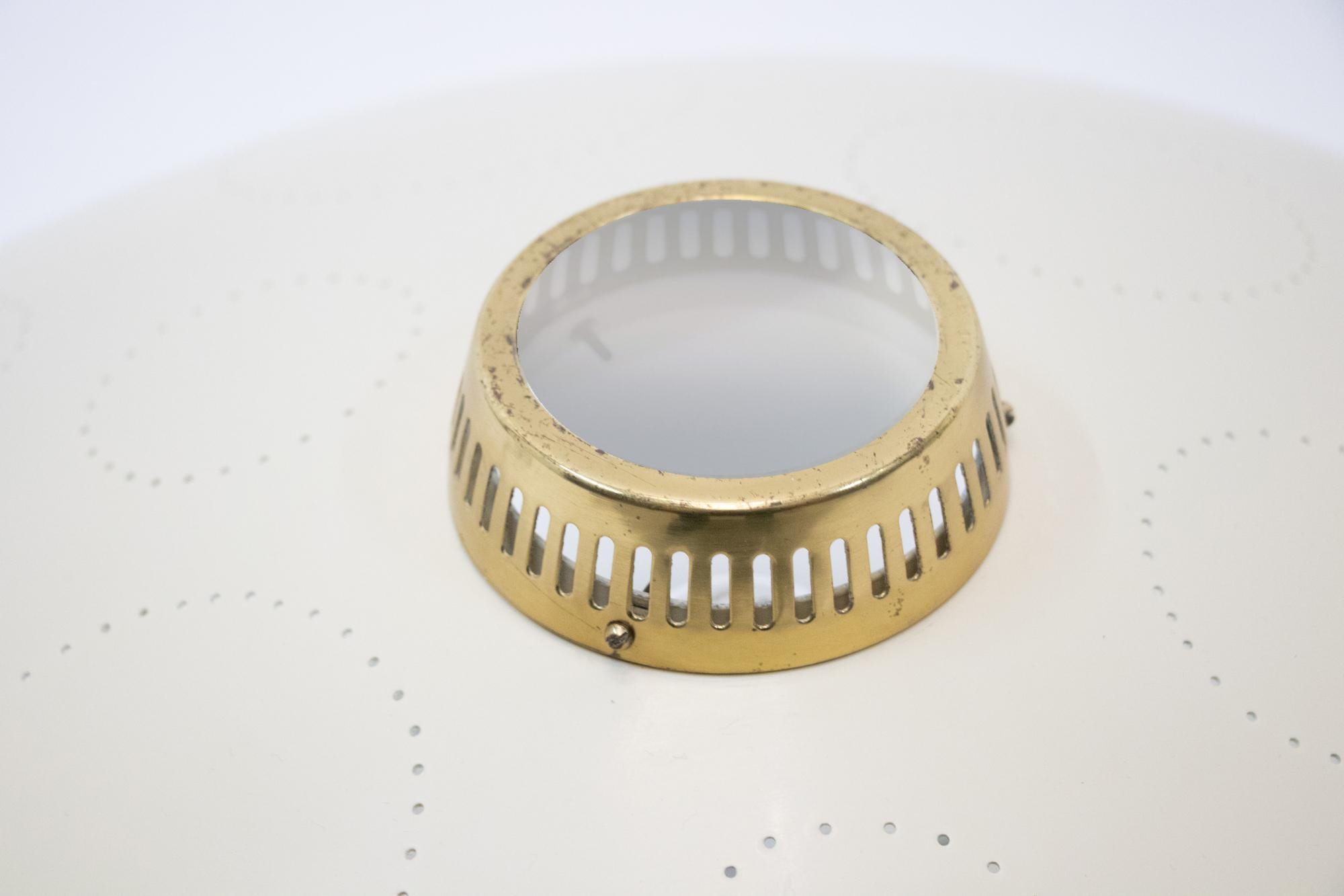Lámpara de techo empotrada perforada Crema y Latón by Belmag, Suiza Años 50 Vidrio en venta