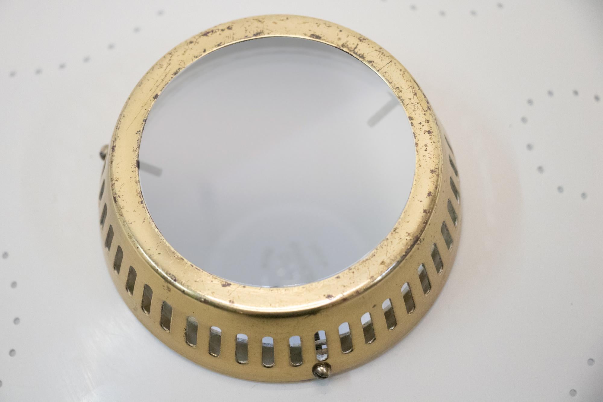 Lámpara de techo empotrada perforada Crema y Latón by Belmag, Suiza Años 50 en venta 4