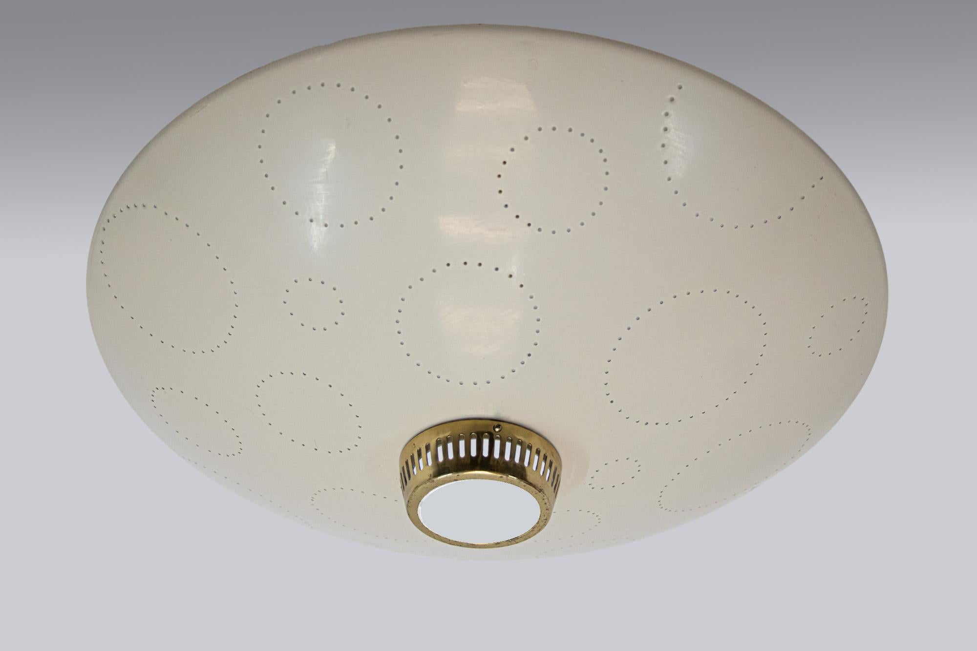 Lámpara de techo empotrada perforada Crema y Latón by Belmag, Suiza Años 50 en venta 1