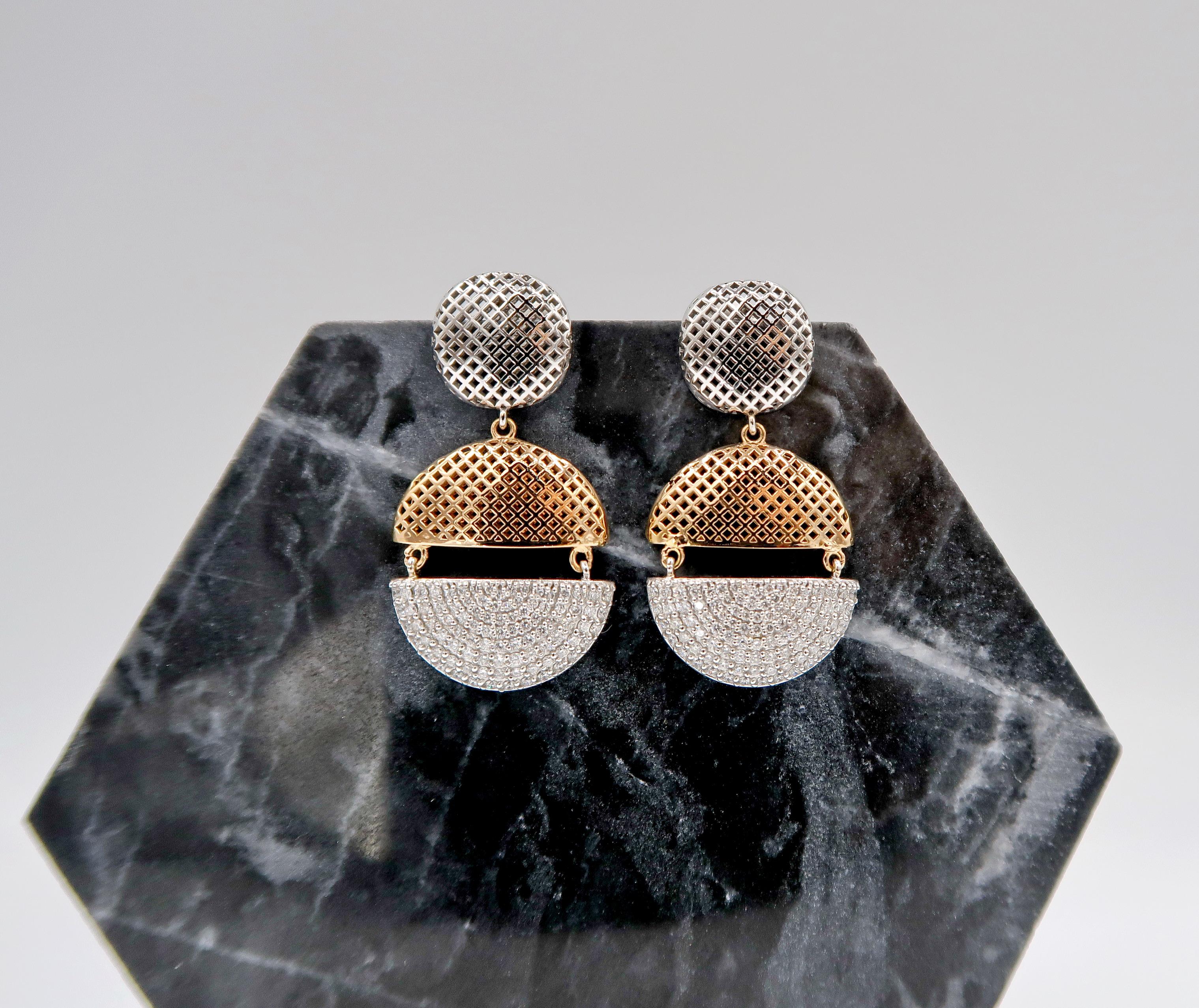 Perforated Dangling Geometric Circle / Semicircle Pavé Diamond Earrings in 18K White & Rose Gold

Gold: 18K White & Rose Gold, 10.314 g
Diamond: 1.20 ct