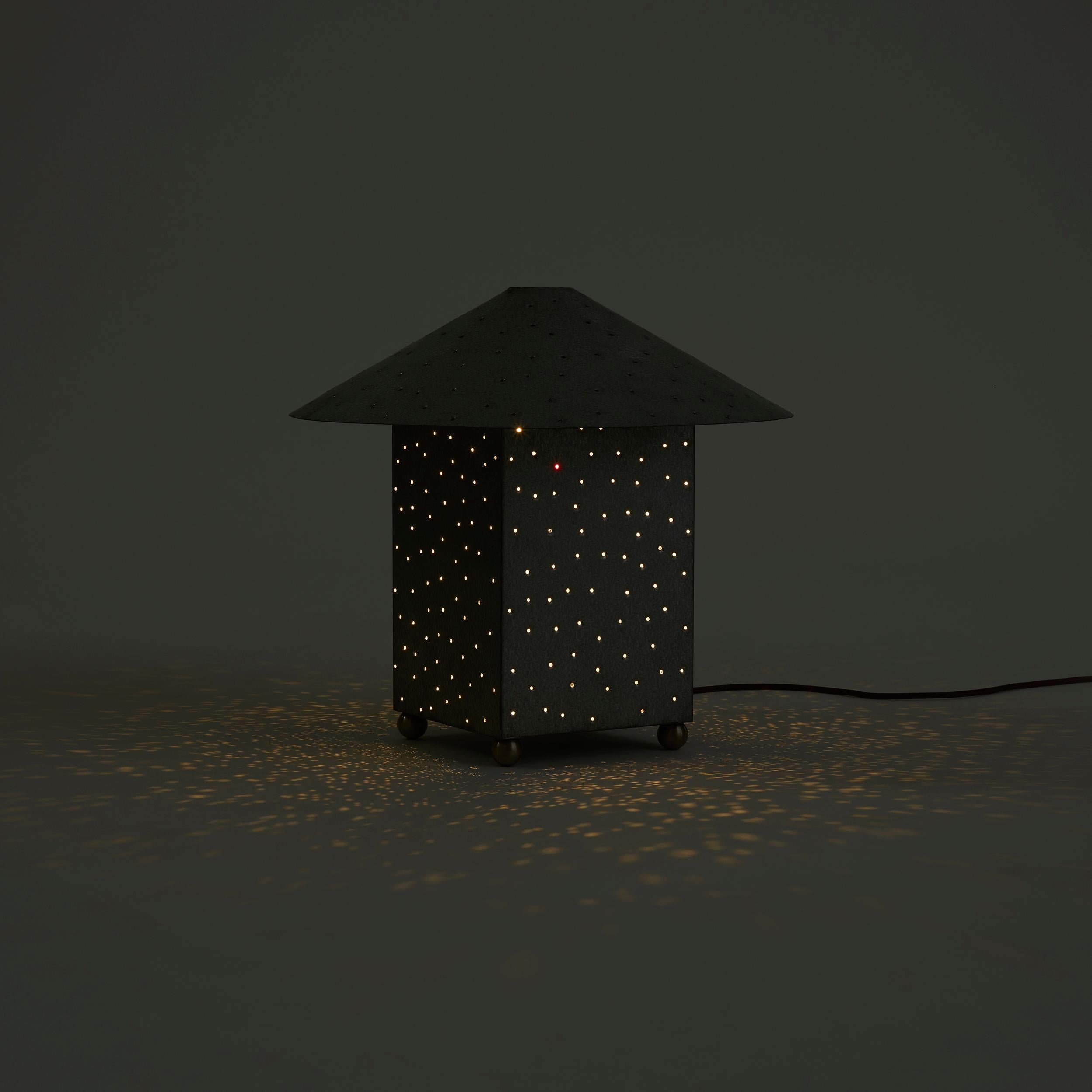 Américain Lampe de bureau en acier galvanisé perforé par Muhly Studio en vente