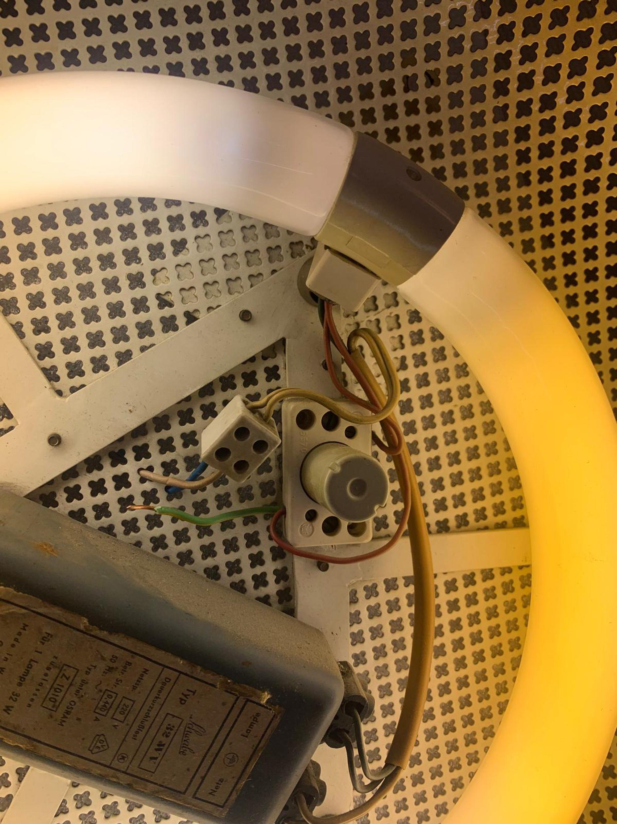 Miroir lumineux perforé à la manière de Mathieu Mategot, France 1950 en vente 2