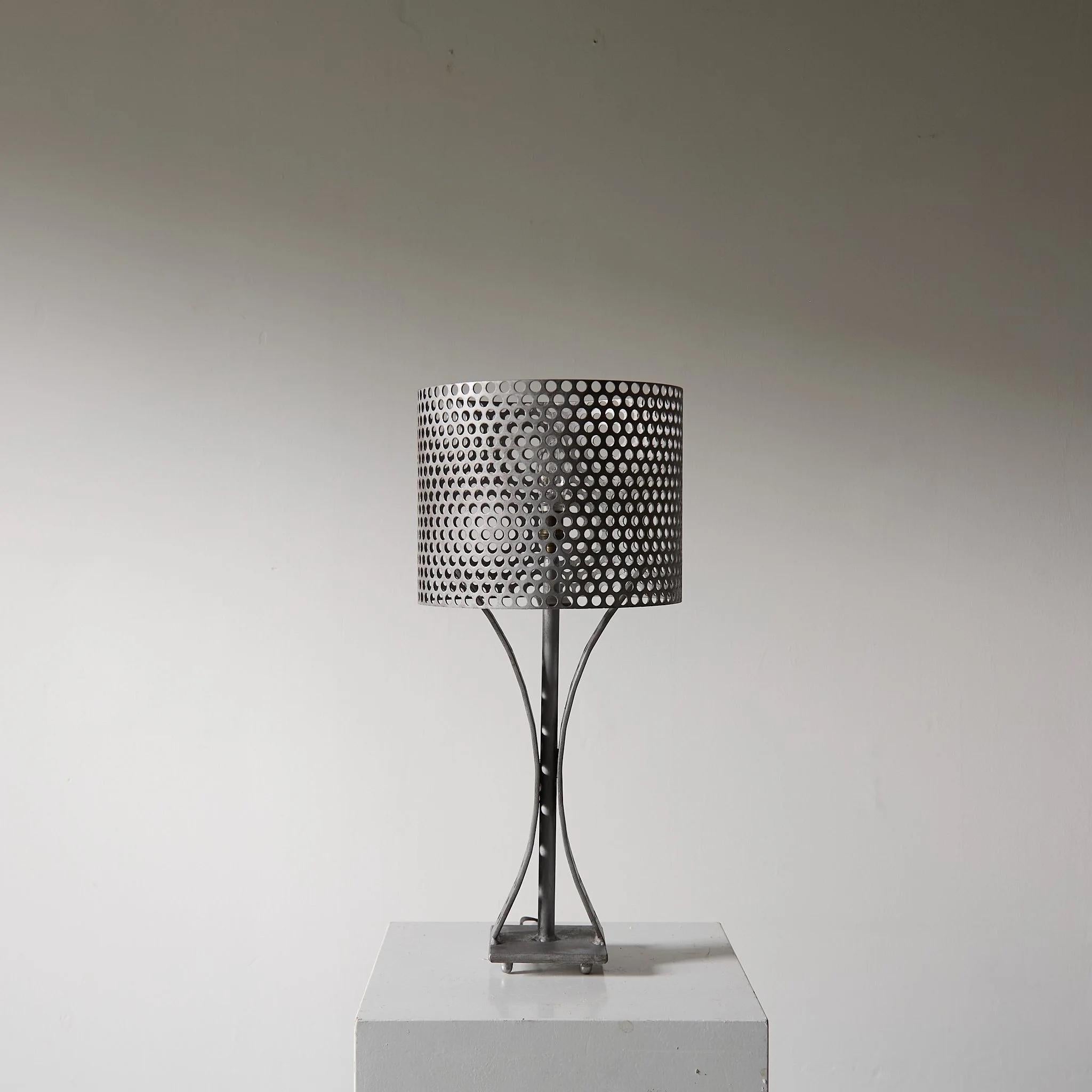 Français Lampe perforée, 1970 en vente