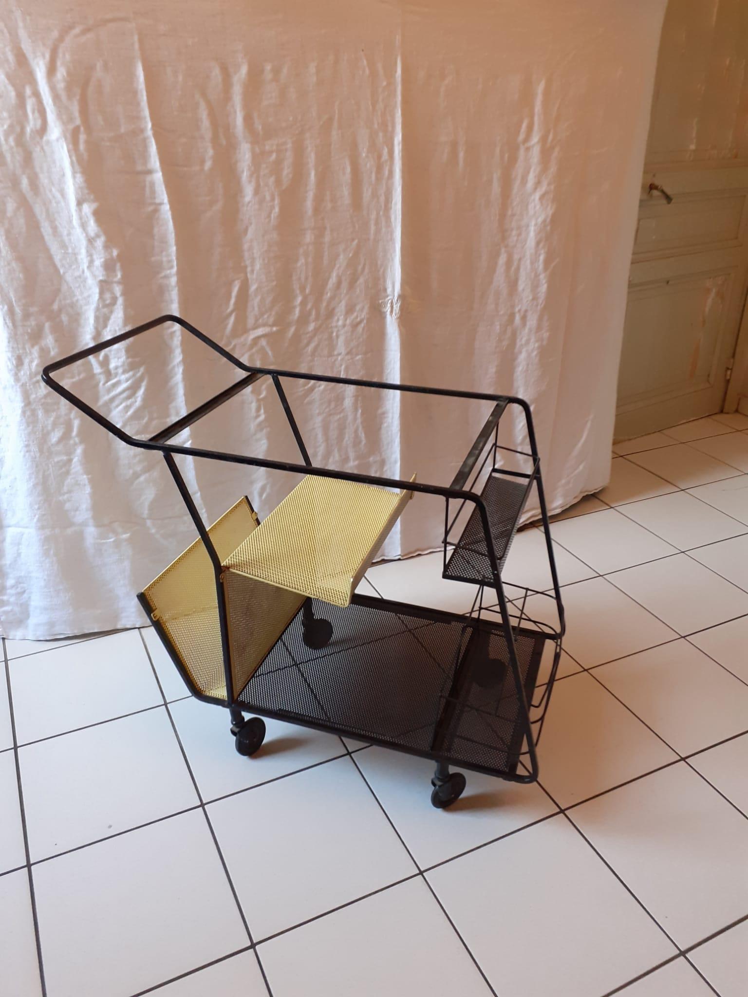 Perforated Metal Bar Cart, Mathieu Mategot Style, 1950s In Good Condition For Sale In Saint-Ouen, FR