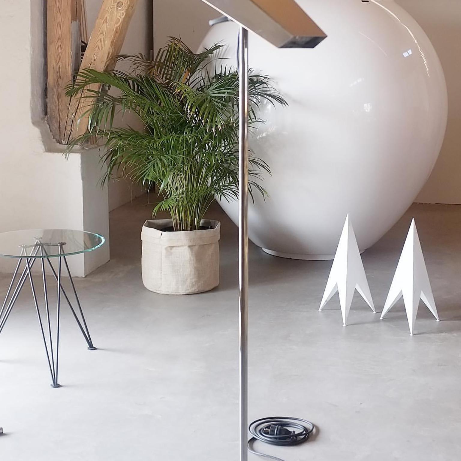 Elegant shape, the Rocket lamp was designed by Jangir Maddadi for Royal Design, Sweden, 2013.
Two pieces are available, and the larger version is available; check our other listings.
Produced in a limited edition, nowadays, it is not in production