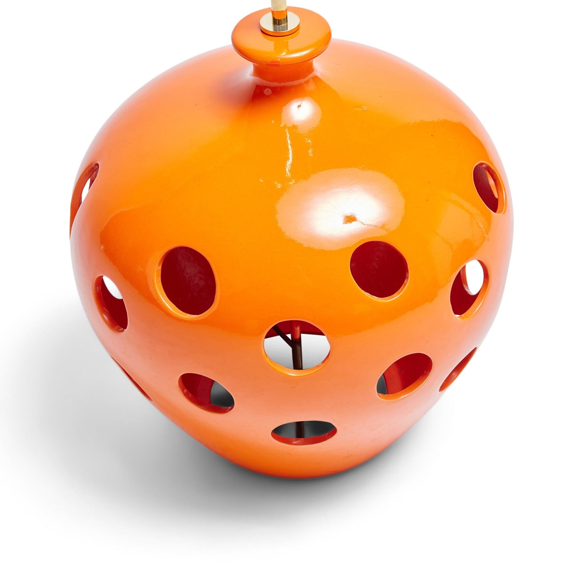 XXIe siècle et contemporain Lampe de table perforée en vente