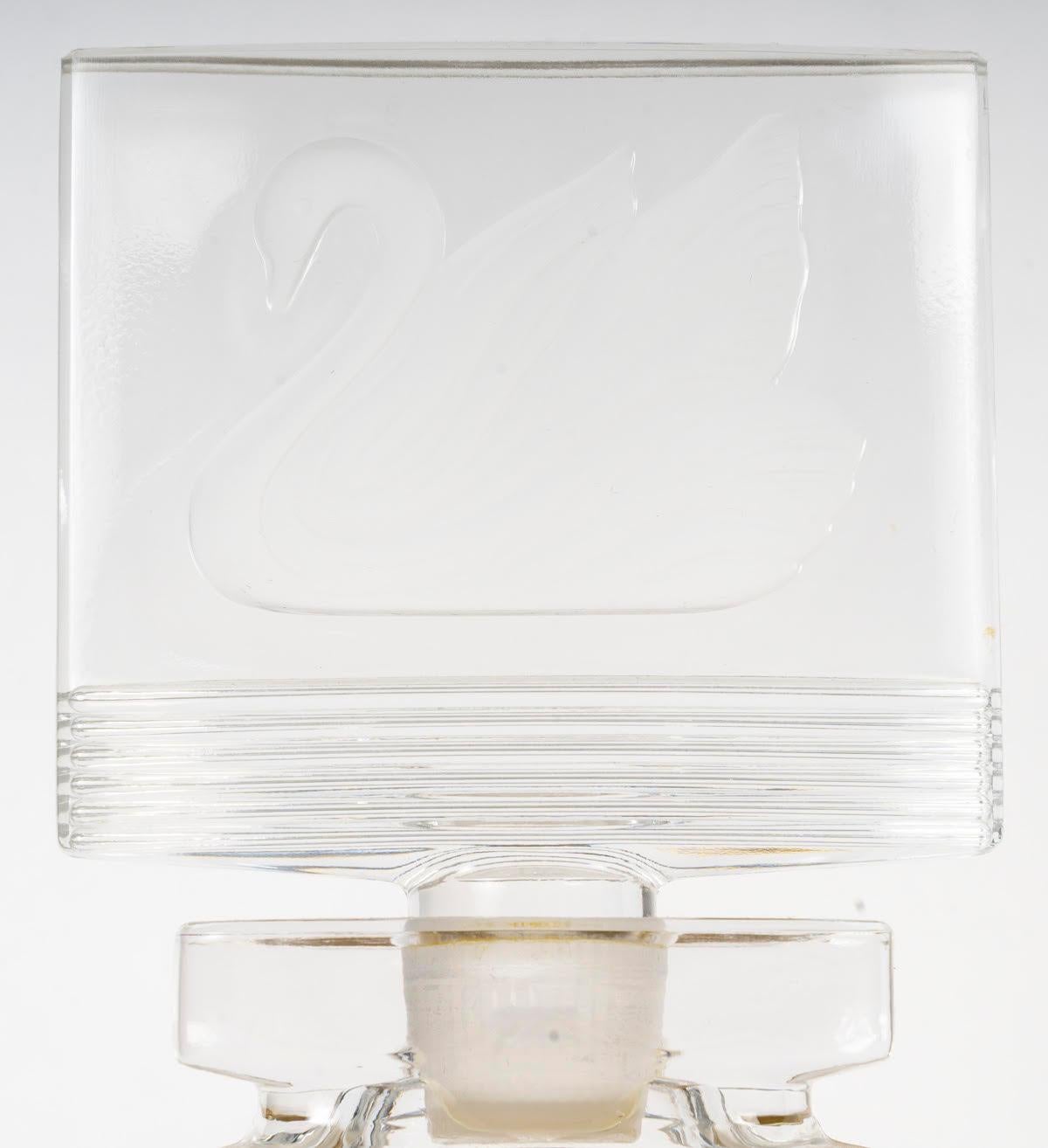 Botella de perfume, gigante, Botella publicitaria de perfume Vanderbilt, Gloria Vanderbilt. Moderno de mediados de siglo en venta