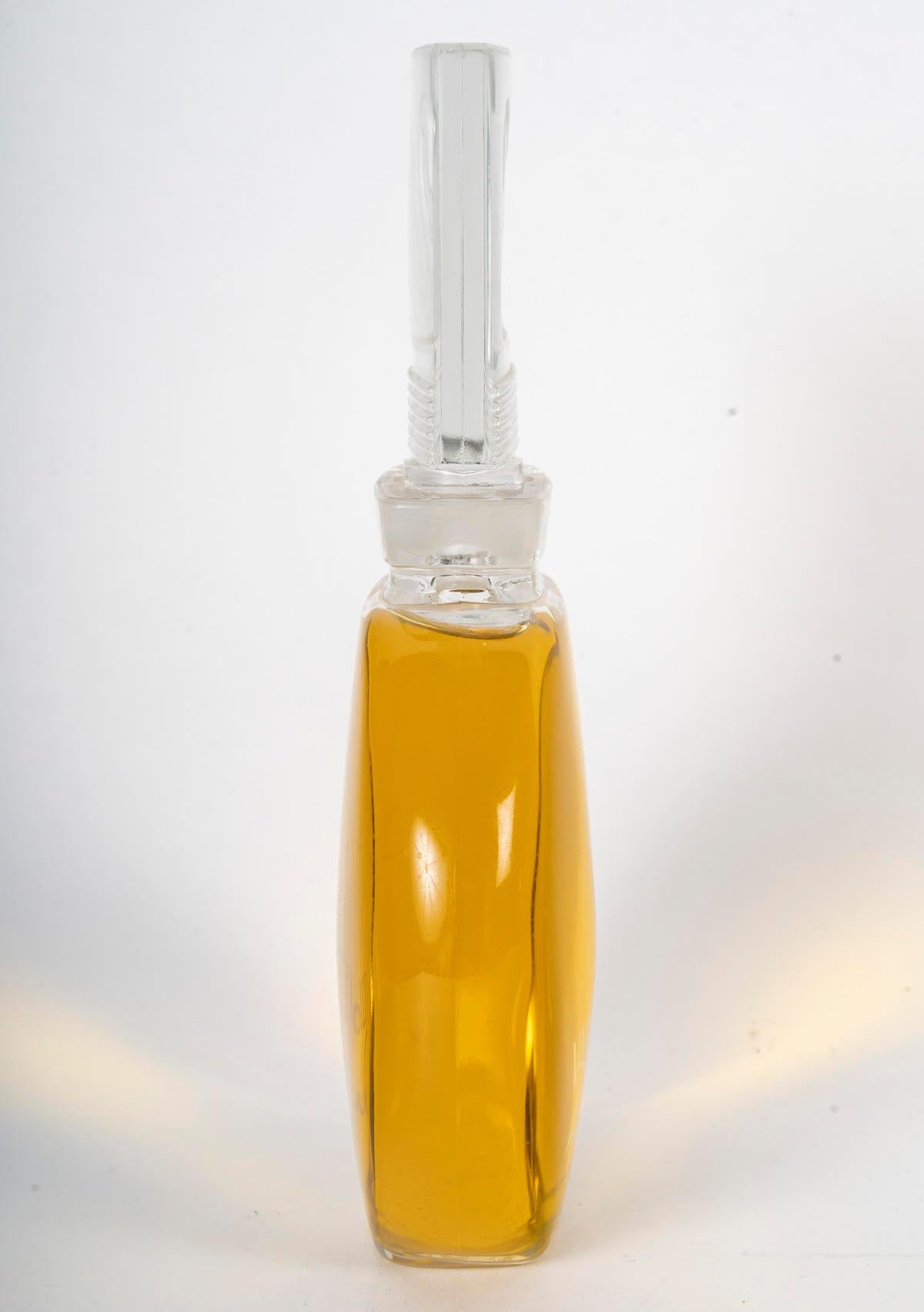Botella de perfume, gigante, Botella publicitaria de perfume Vanderbilt, Gloria Vanderbilt. siglo XX en venta