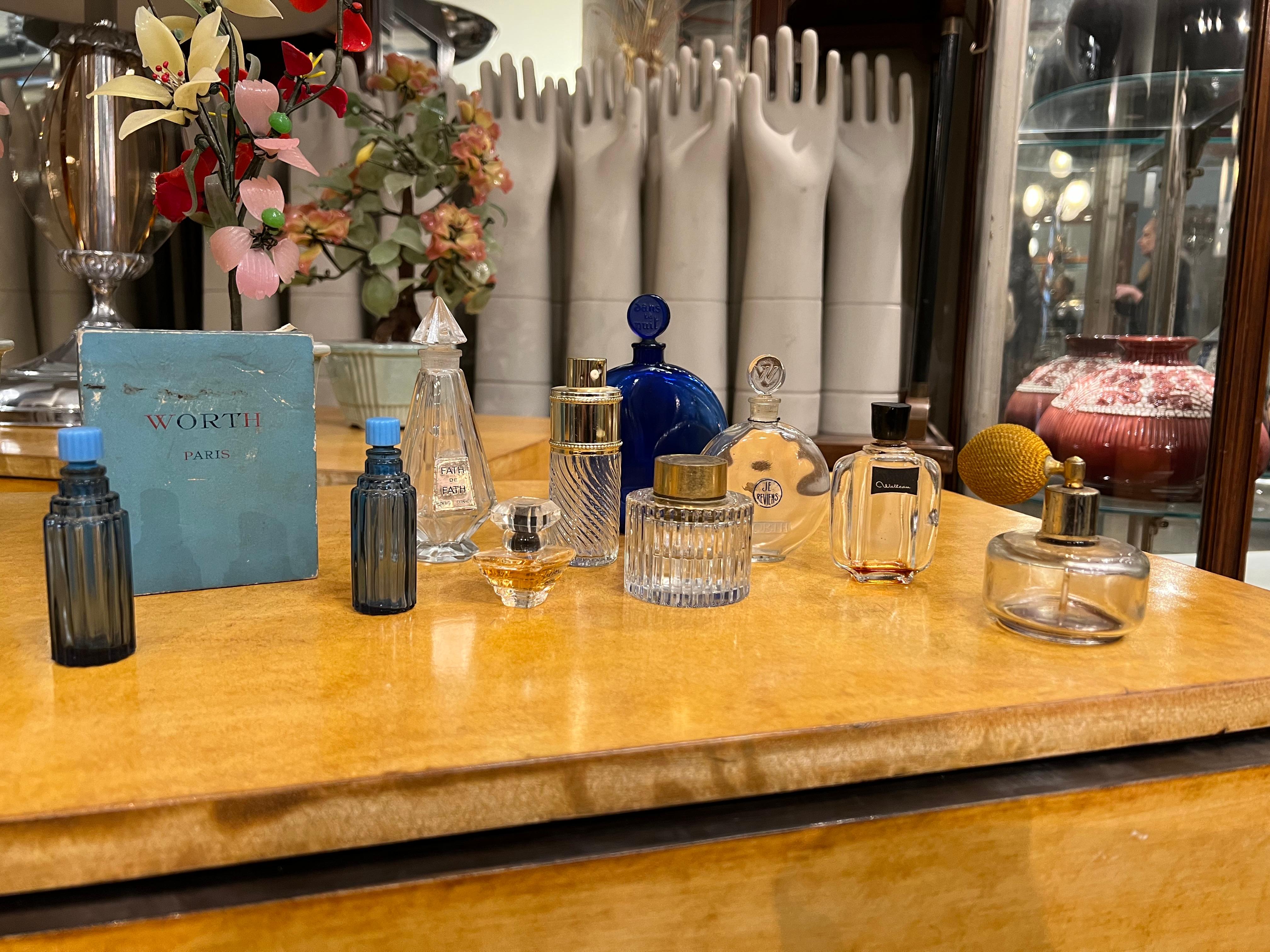 Art déco Bouteille de parfum Lalique Floz Worth France, style Art Déco en vente