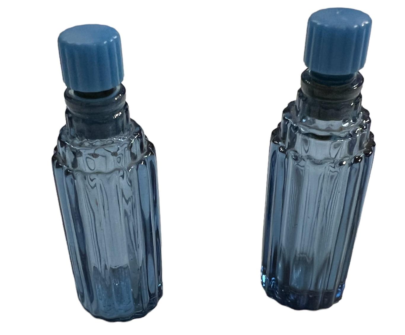 Art Glass Perfume bottle Lalique Floz Worth France, Style Art Deco For Sale