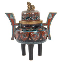 Bruciaprofumi in rame decorato con smalti cloisonné, sormontato da un cane Fo, Giappone