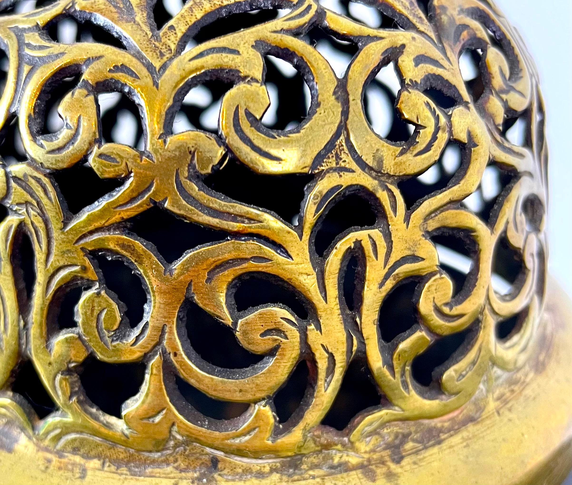 Perfume burner / Incense burner - oriental ottoman - brass - 18th century For Sale 1