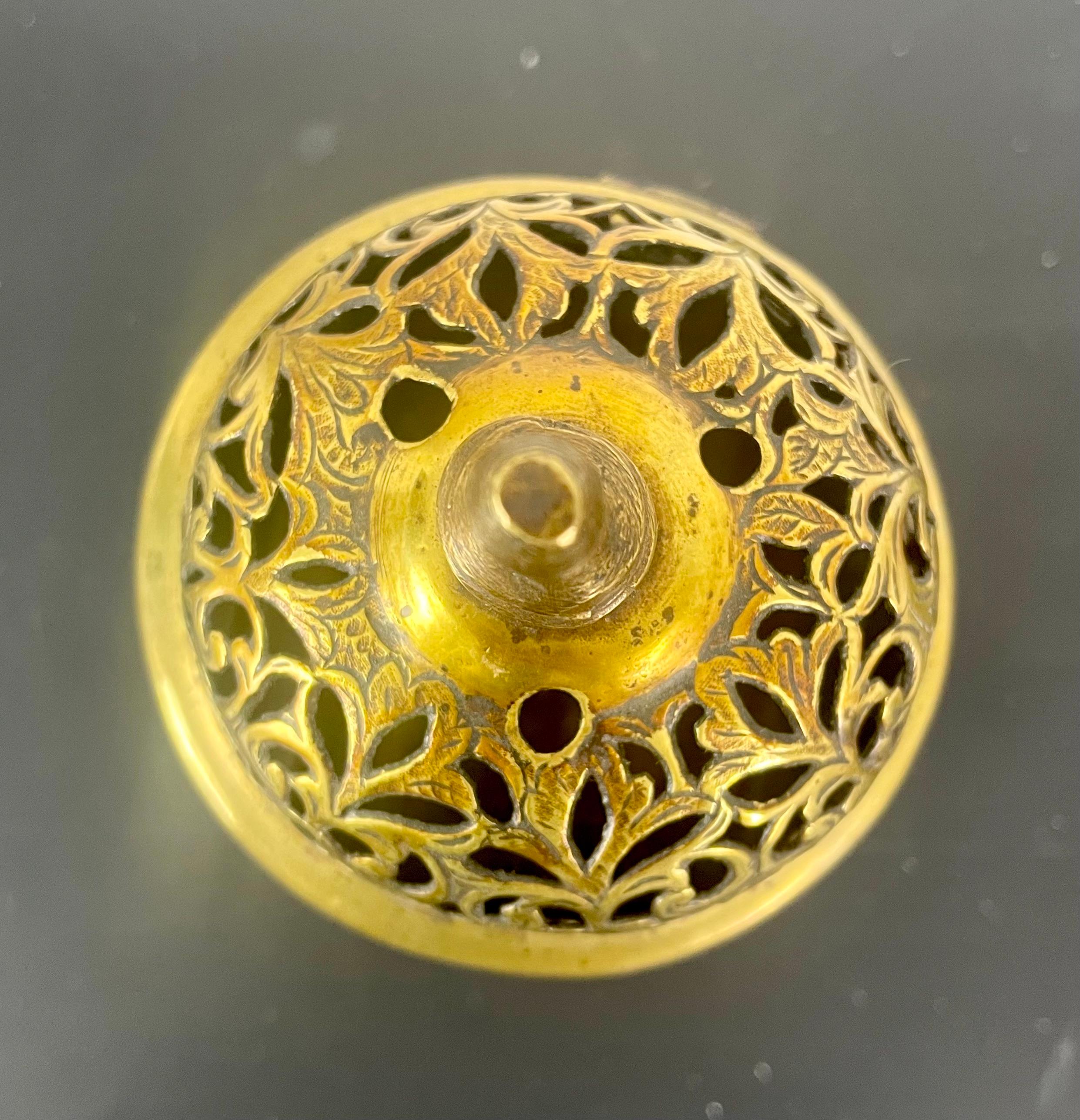 Perfume burner / Incense burner - oriental ottoman - brass - 18th century For Sale 3