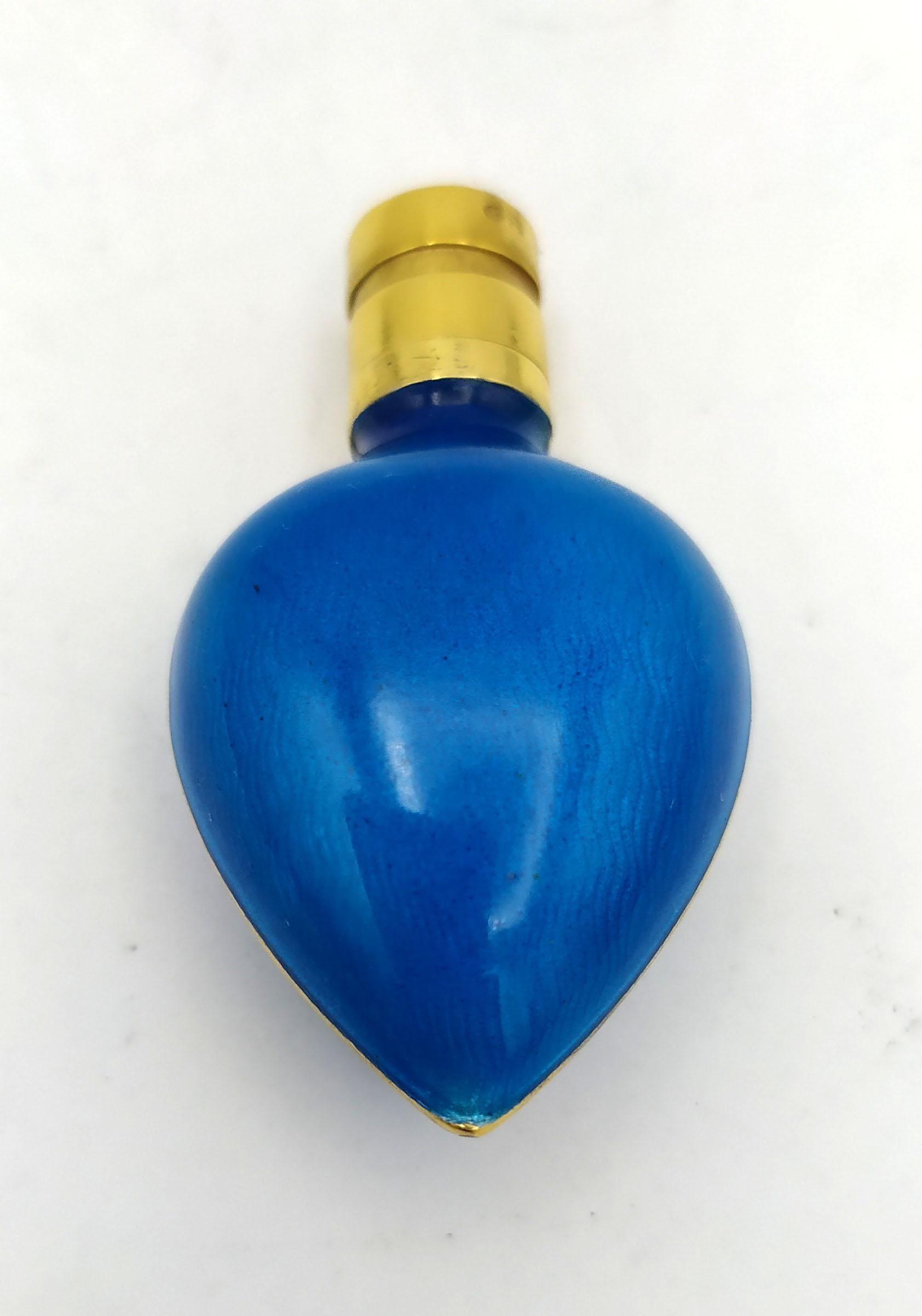 Parfümhalter-Anhänger in Blau mit Emaille-Krümelform aus Sterlingsilber Salimbeni  (Art nouveau) im Angebot