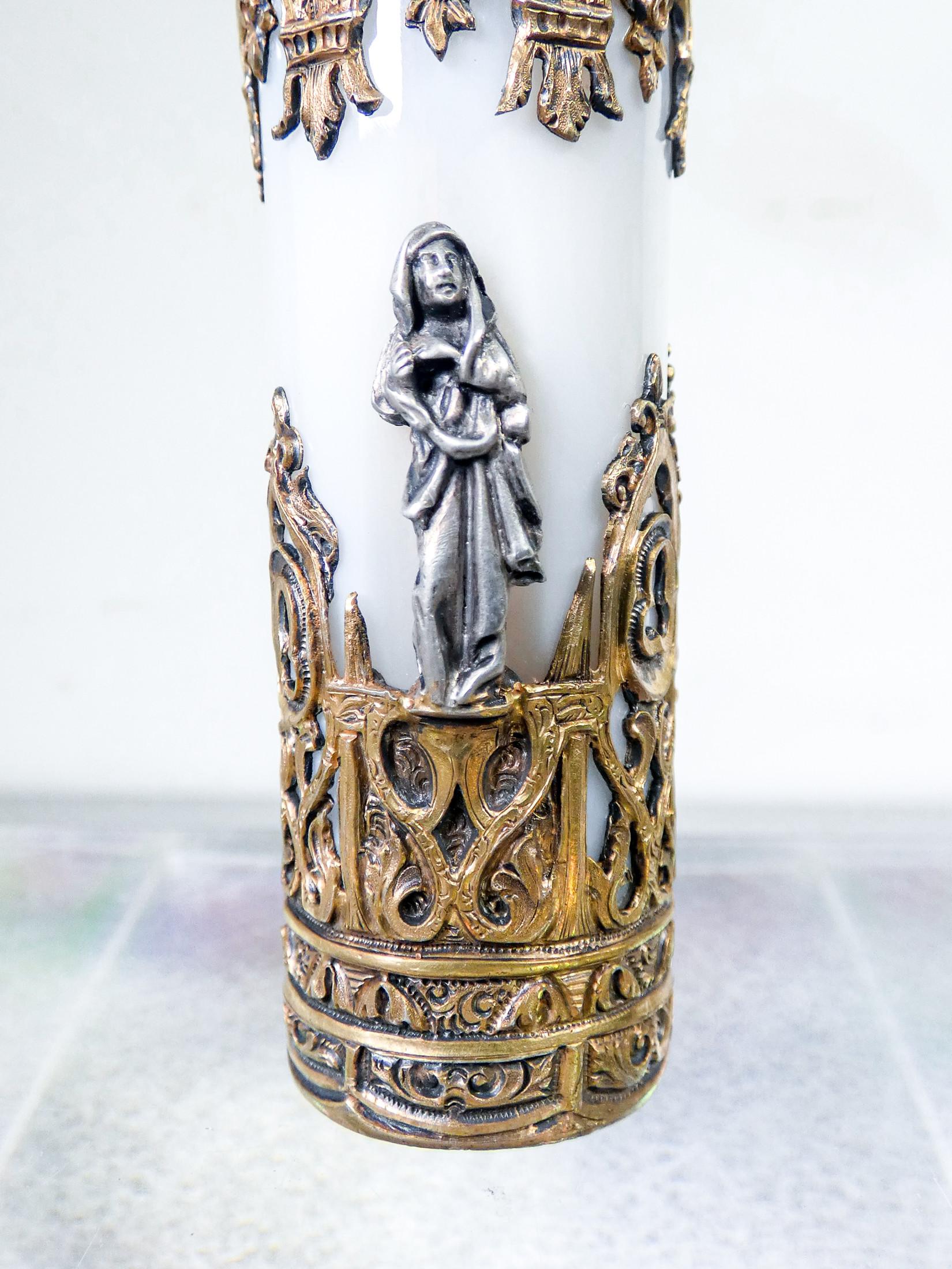 Perfume Holder Vial in Neo-Gothic Style, Vermeil Silver, Opaline Glass, 19th C In Good Condition For Sale In Torino, IT