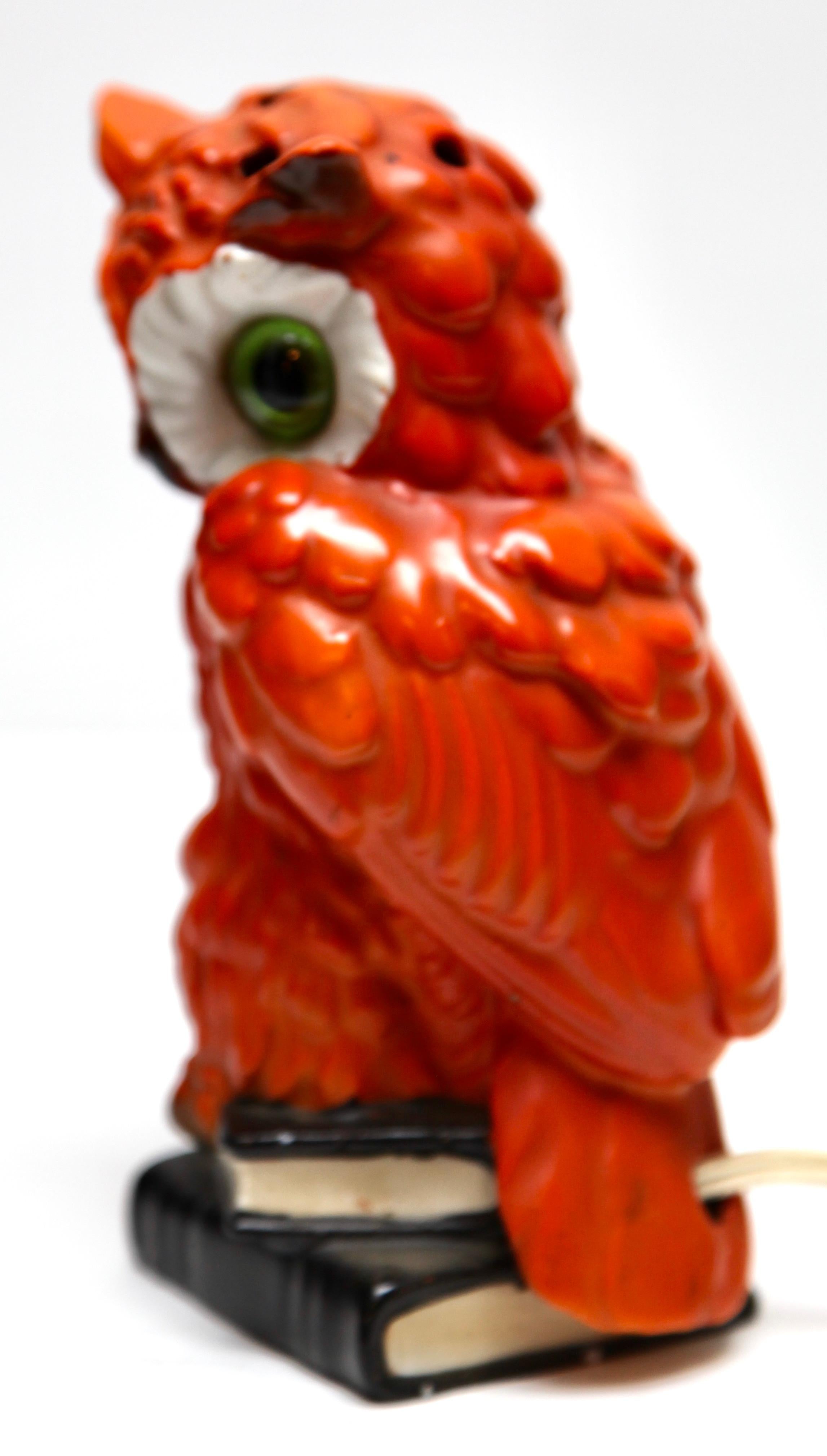 Milieu du XXe siècle Lampe à parfum représentant un hibou par Carl Scheidig/Gräfenthal, Allemagne, années 1930 en vente