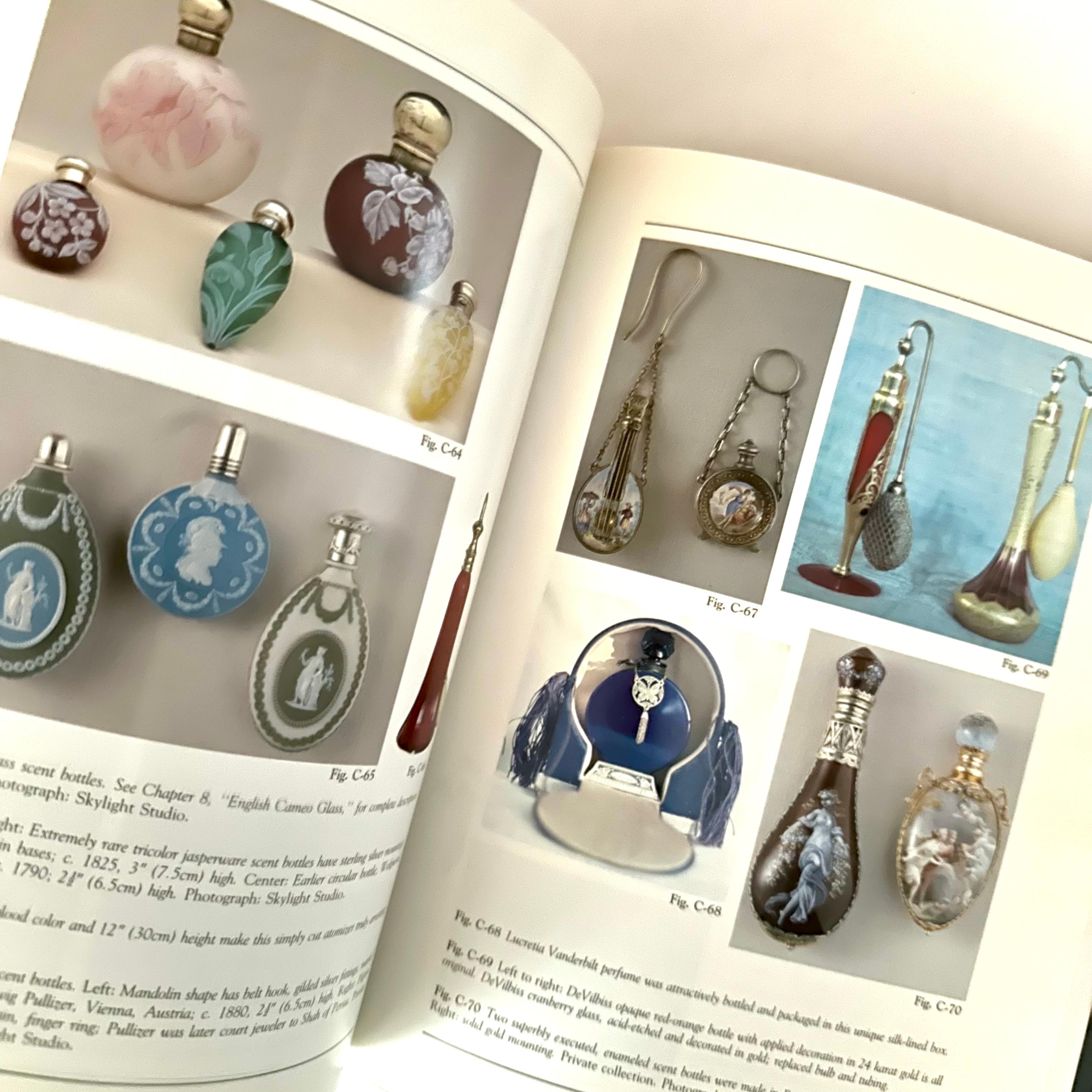 Paper Perfume & Scent Bottle Collecting with Prices - Jean Sloan - 1989 For Sale