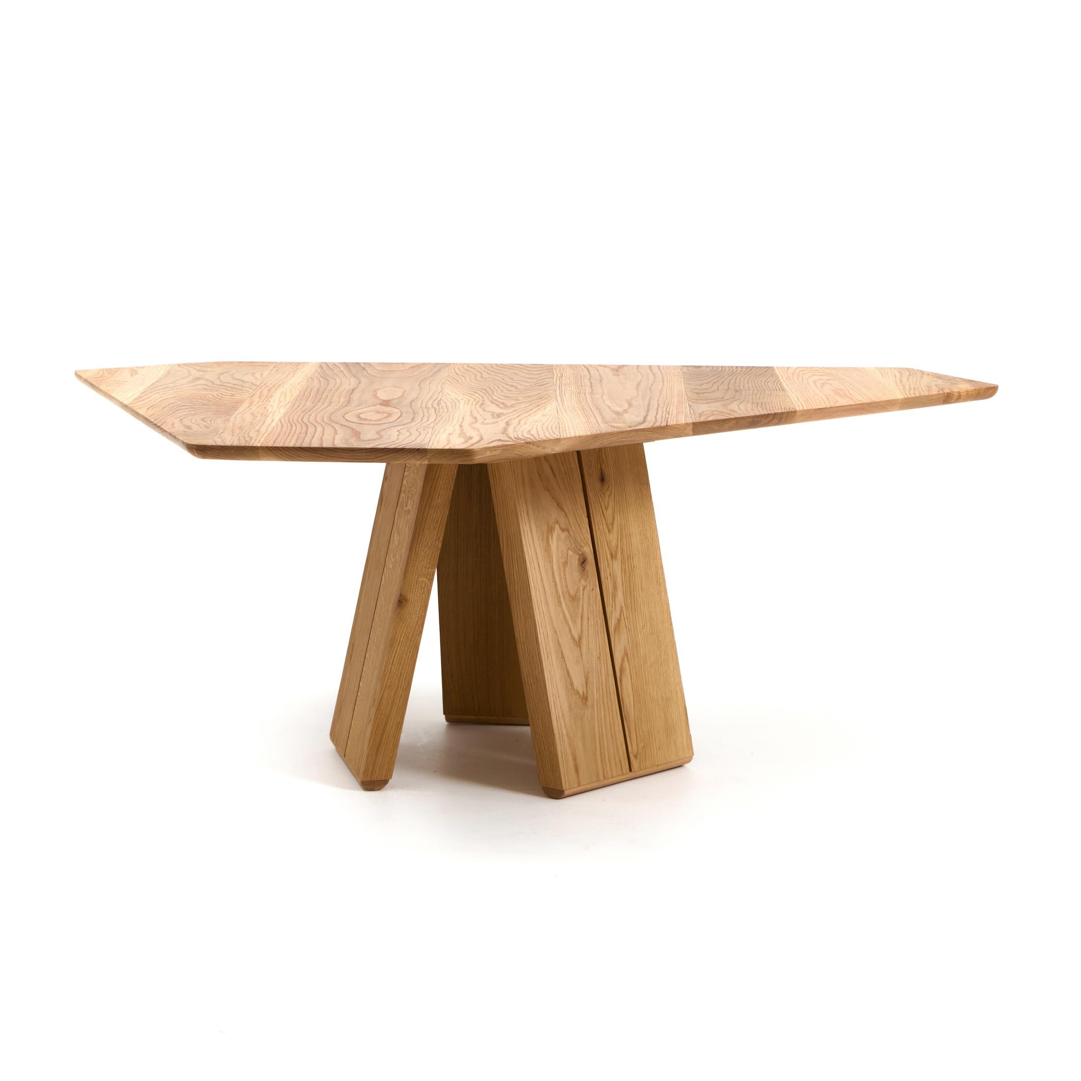 Modern Perícia dining table For Sale