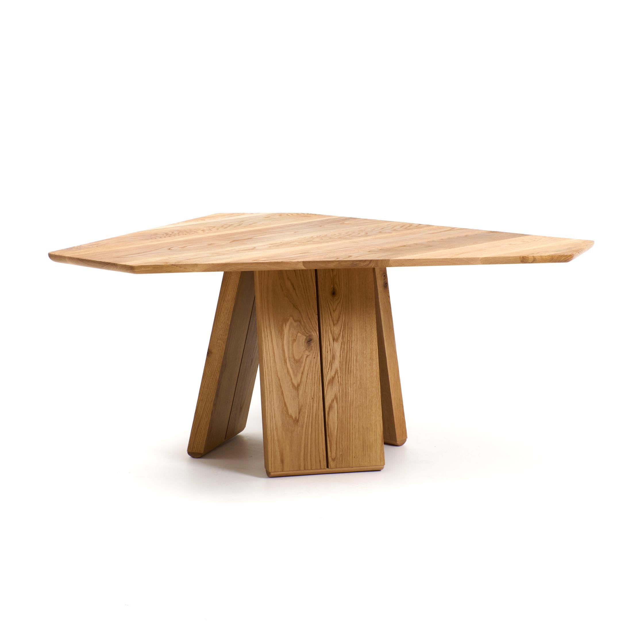 Portuguese Perícia dining table For Sale
