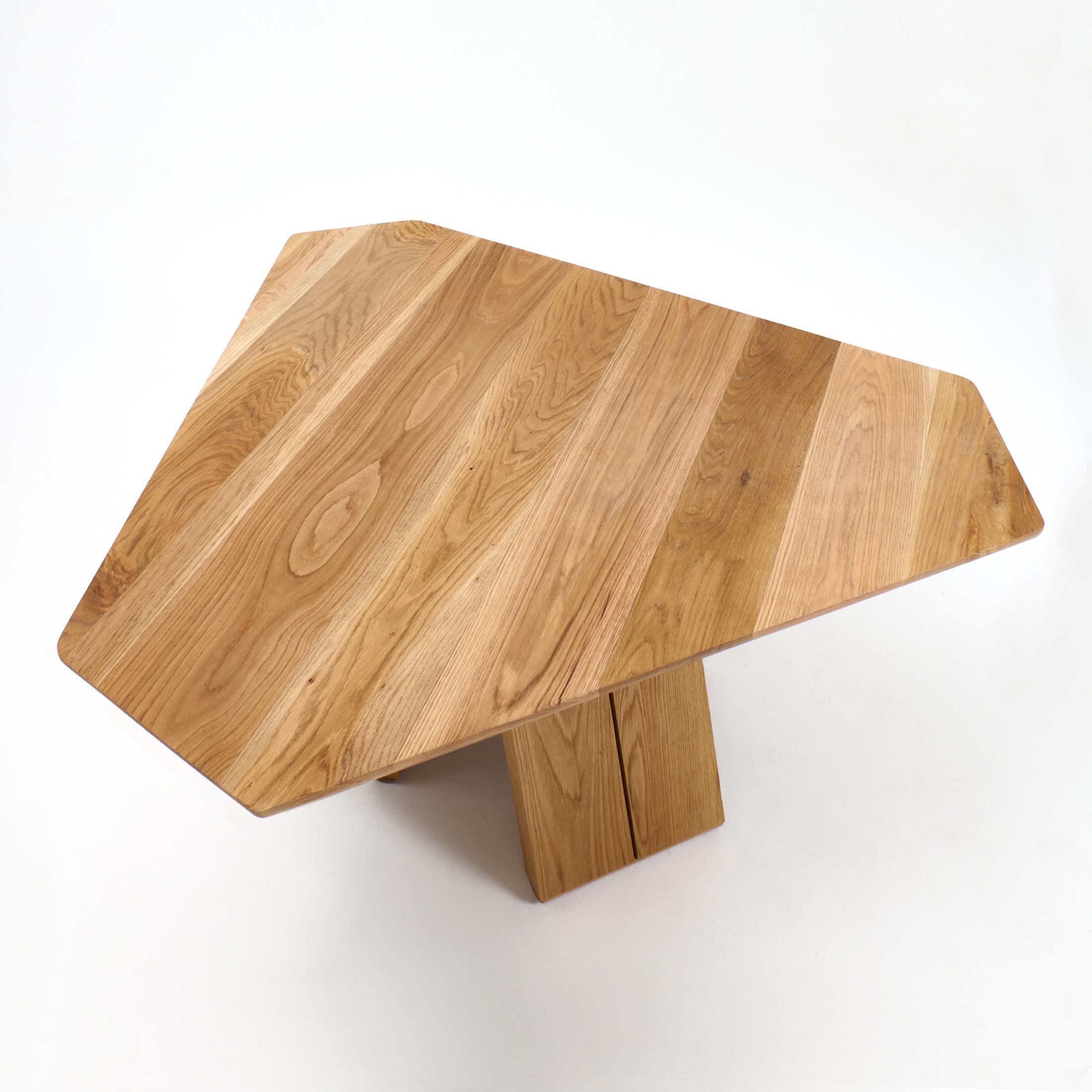 Contemporary Perícia dining table For Sale