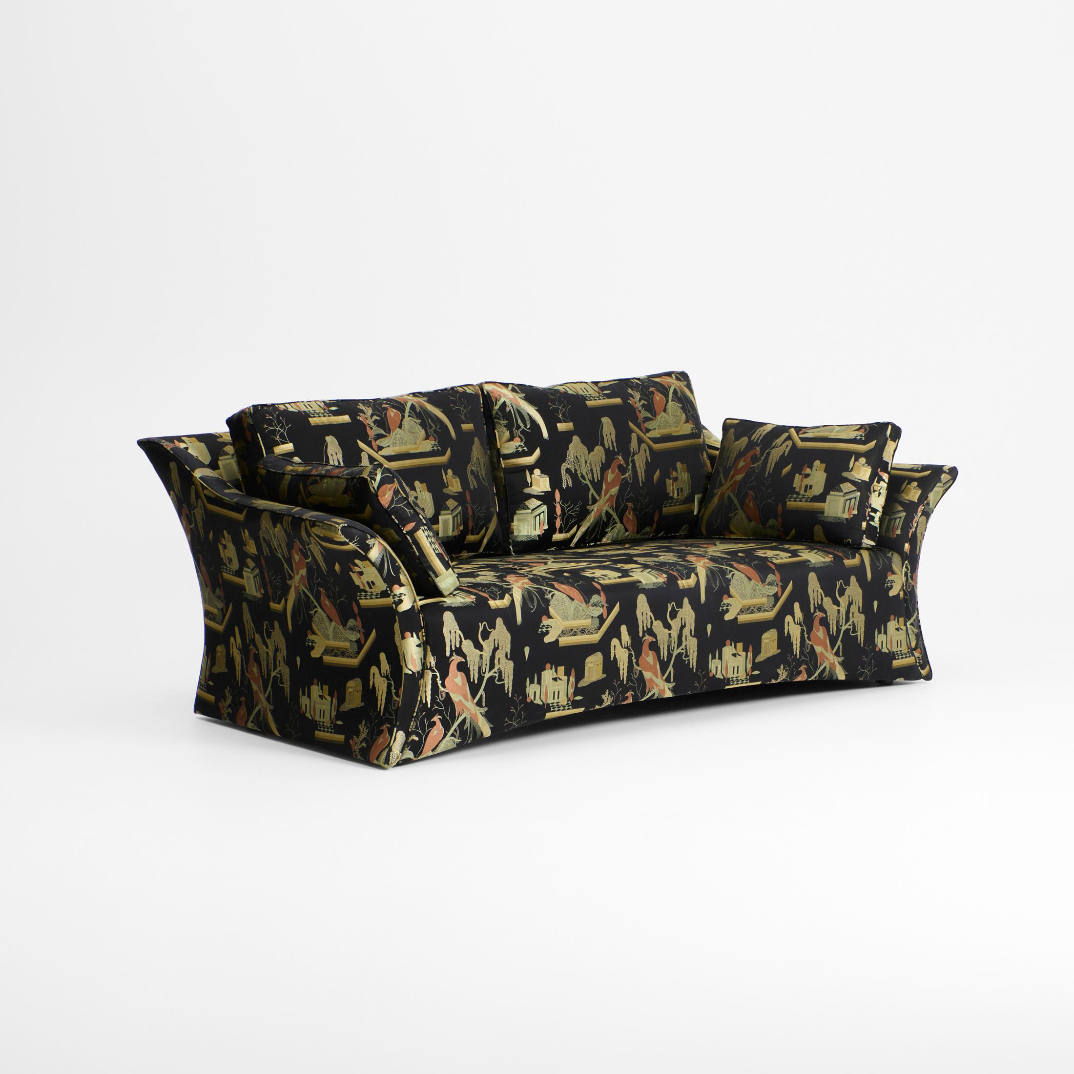 PERíCIA SOFA, designed in 2025.

This sofa has an elegant shape with curved edges making this a centrepiece for any living space. Available in customers own choice of fabric.

Made to Order
Production lead time: 12-14 weeks

Material: customer own