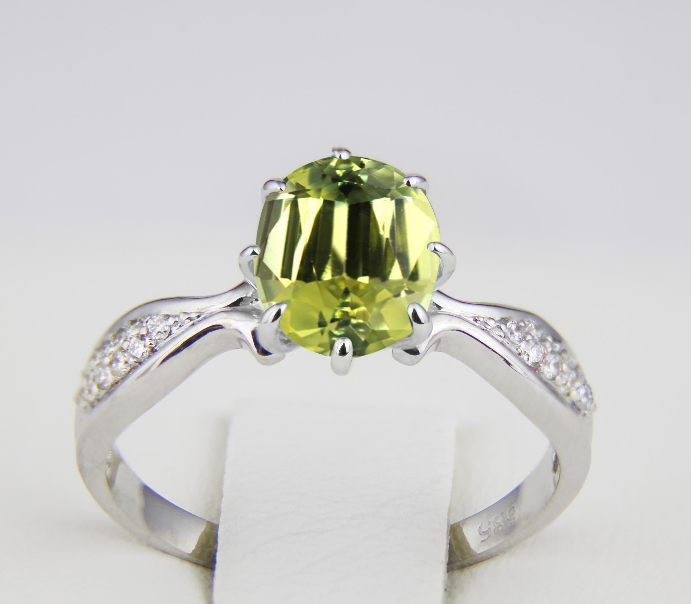 solid gold peridot ring