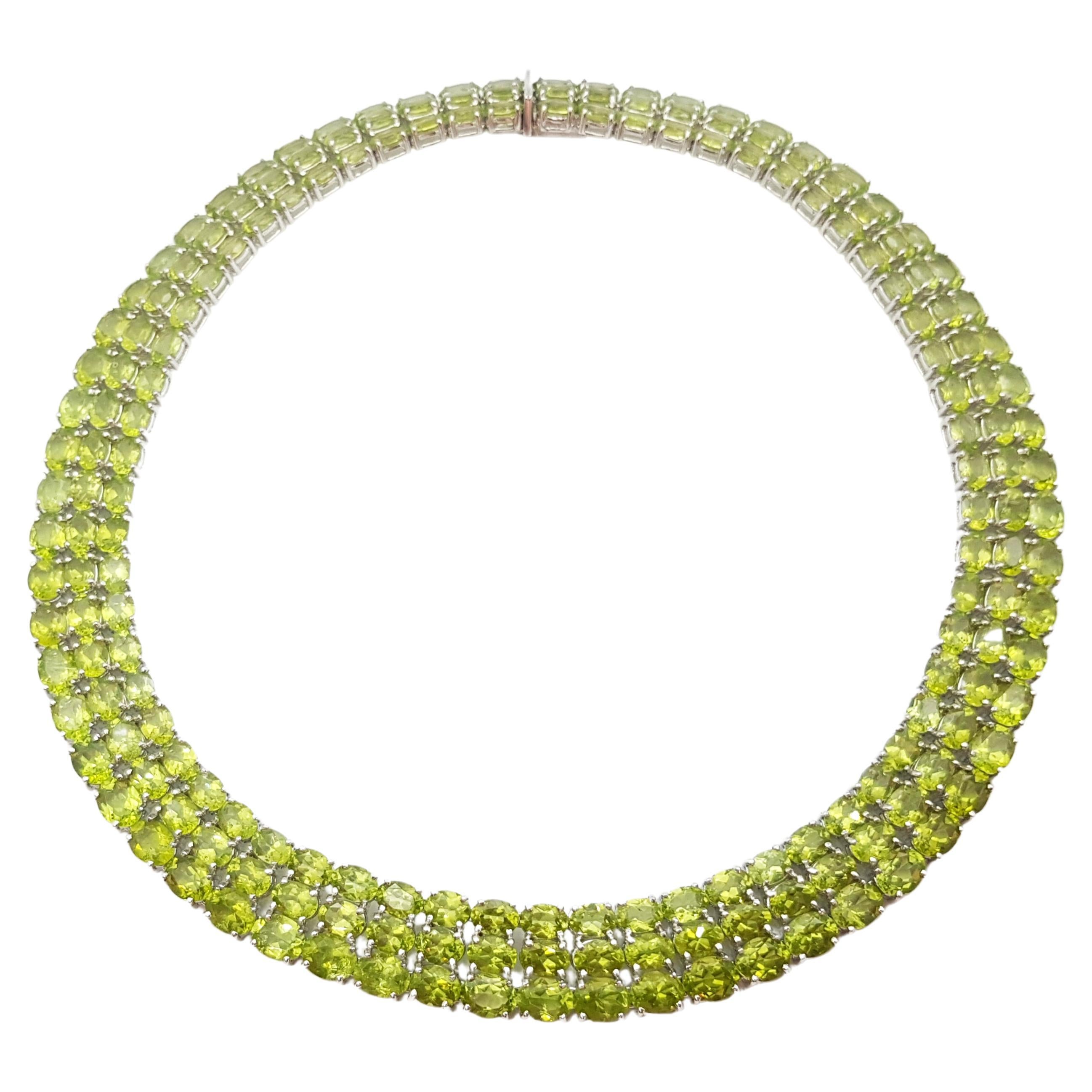 Peridot 175.10 carats Necklace set in Silver Settings For Sale