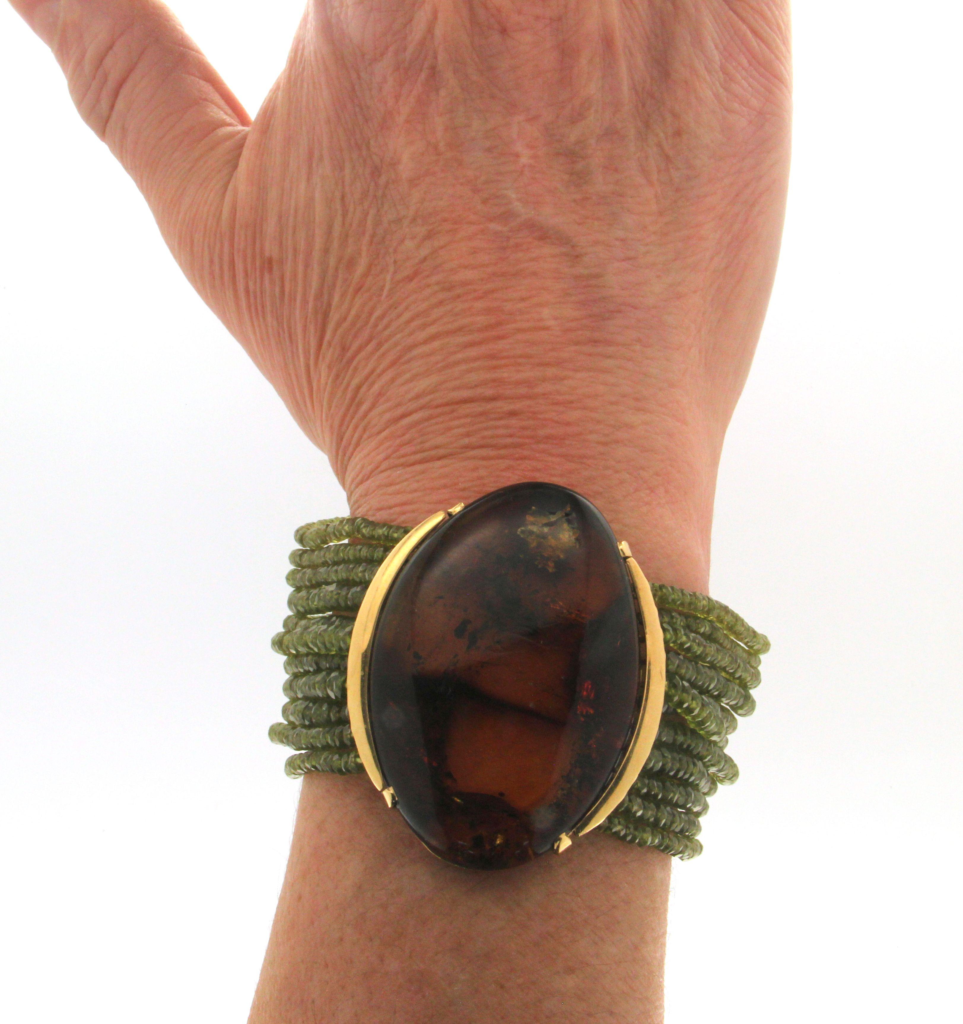 Women's or Men's Handcraft Peridot 18 Karat Yellow Gold Amber Cuff Bracelet For Sale