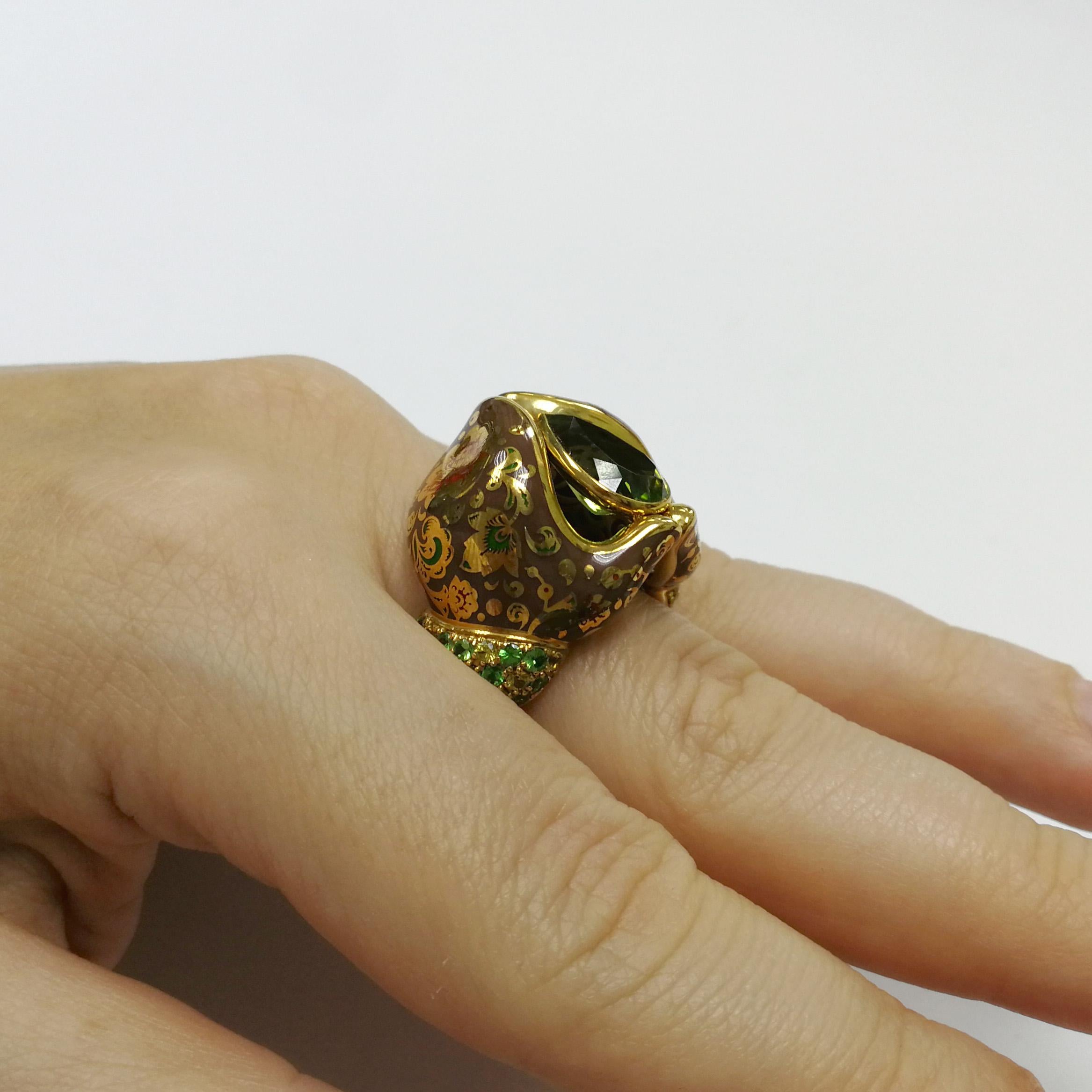 Peridot 3.27 Carat Tsavorite Sapphire 18 Karat Yellow Gold Mitten Ring For Sale 5